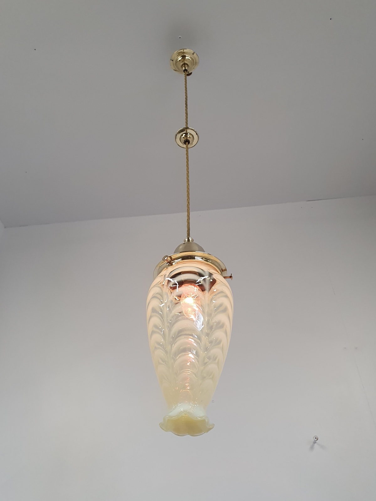 Possibly by Thomas Webb & Sons | Vaseline Glass Pendant | England c.1900 - Image 6