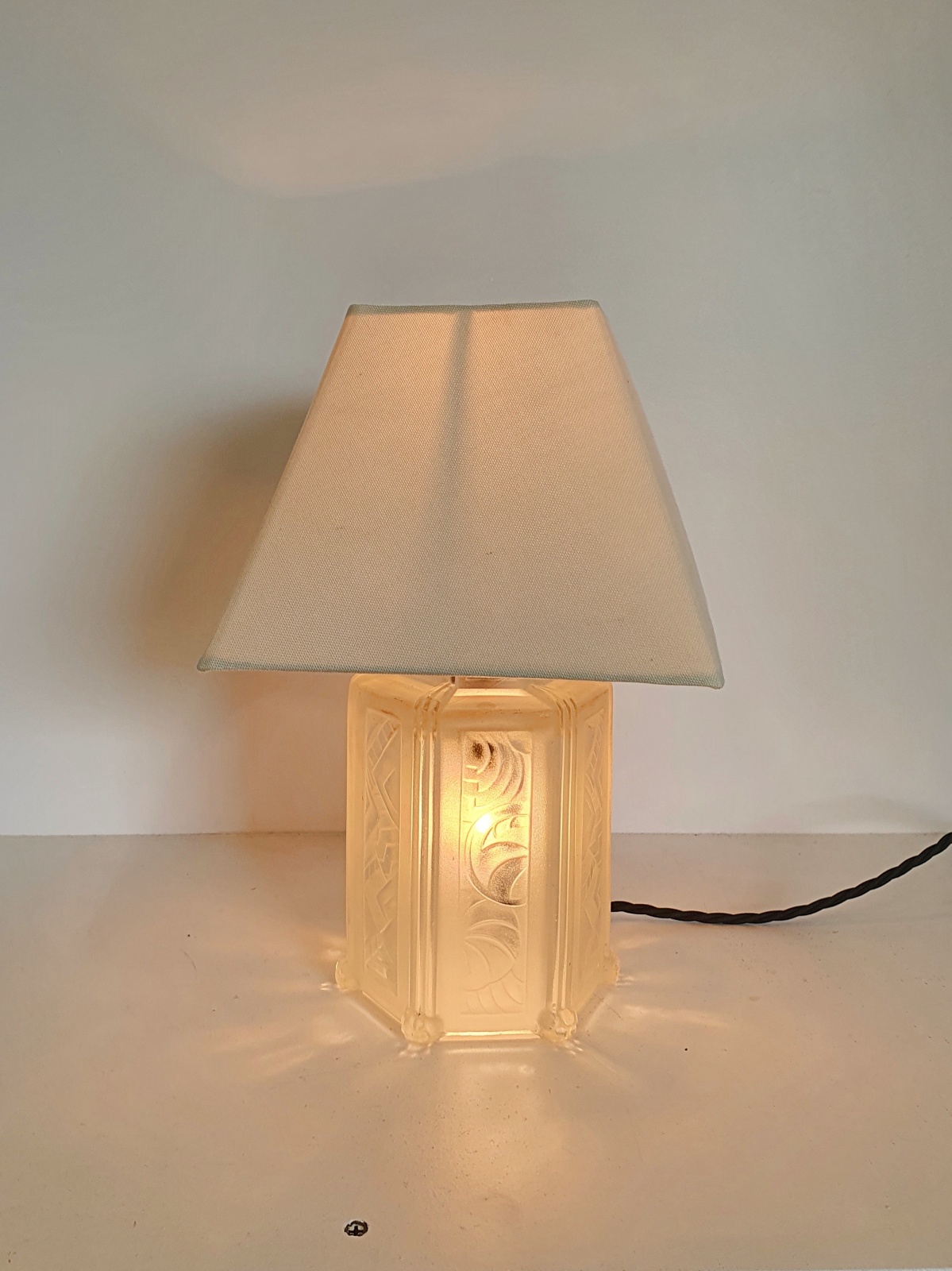 Ernst-Marius Sabino | Art Deco Table Lamp | France c.1925 | SOLD - Image 2