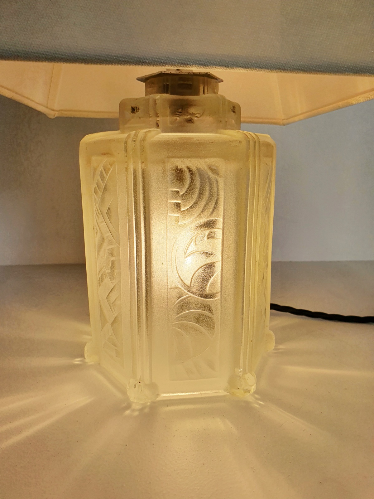 Ernst-Marius Sabino | Art Deco Table Lamp | France c.1925 | SOLD - Image 3