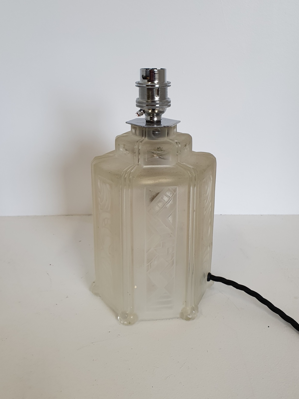 Ernst-Marius Sabino | Art Deco Table Lamp | France c.1925 | SOLD - Image 6