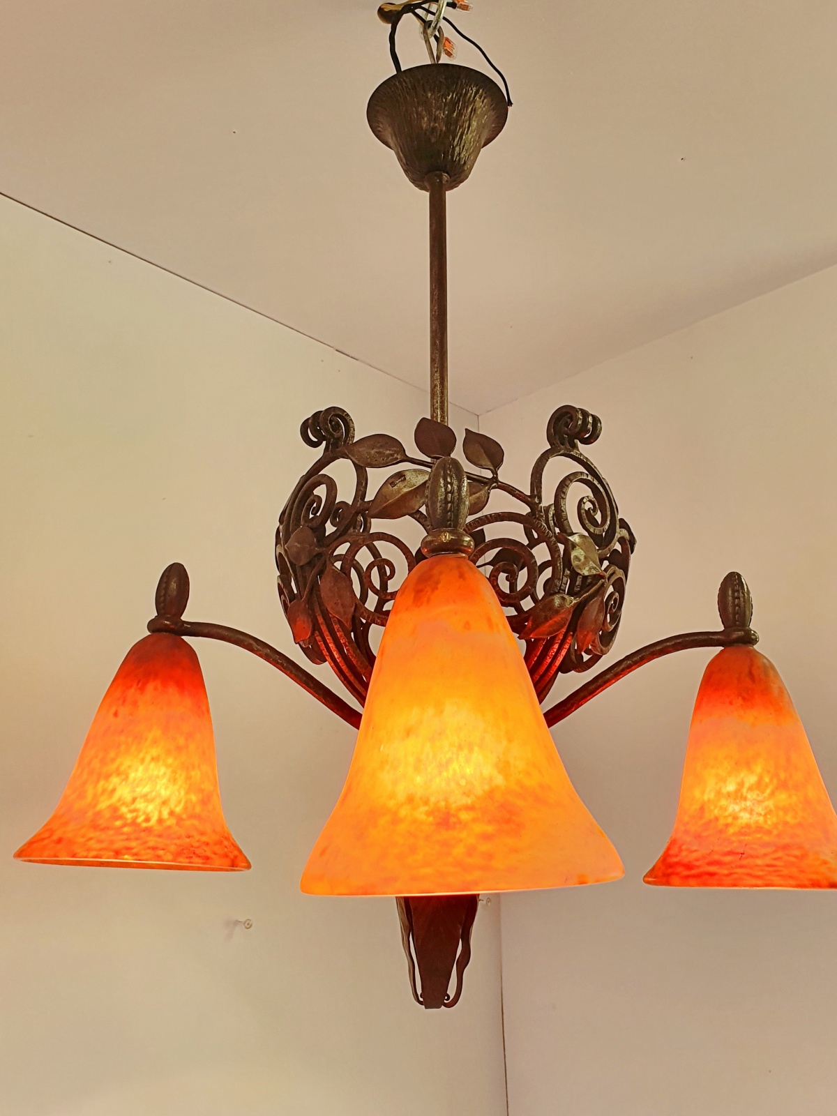 Edgar Brandt & Daum Frères | 4-Branch Wrought-iron Chandelier | France c.1920 - Image 8