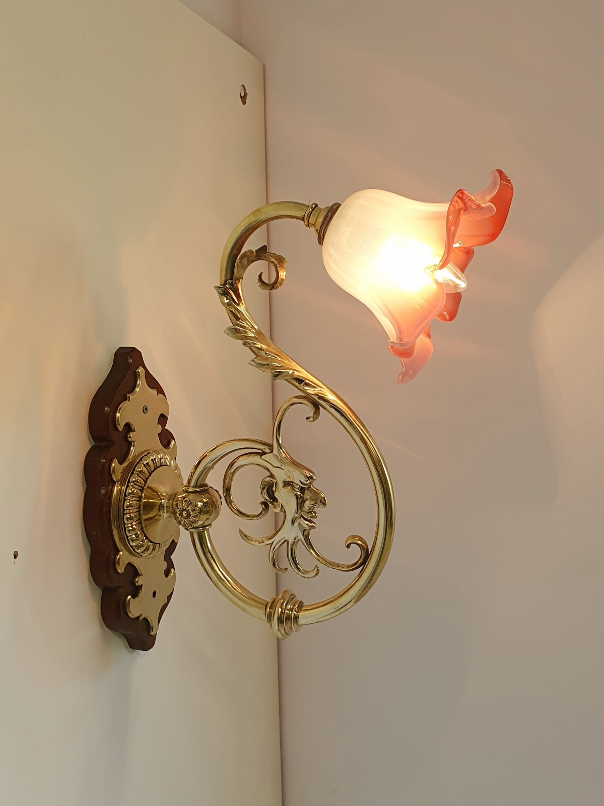 Unsigned | 2 "Green Man" Neoclassical Wall Lights | England c.1905 - Image 2