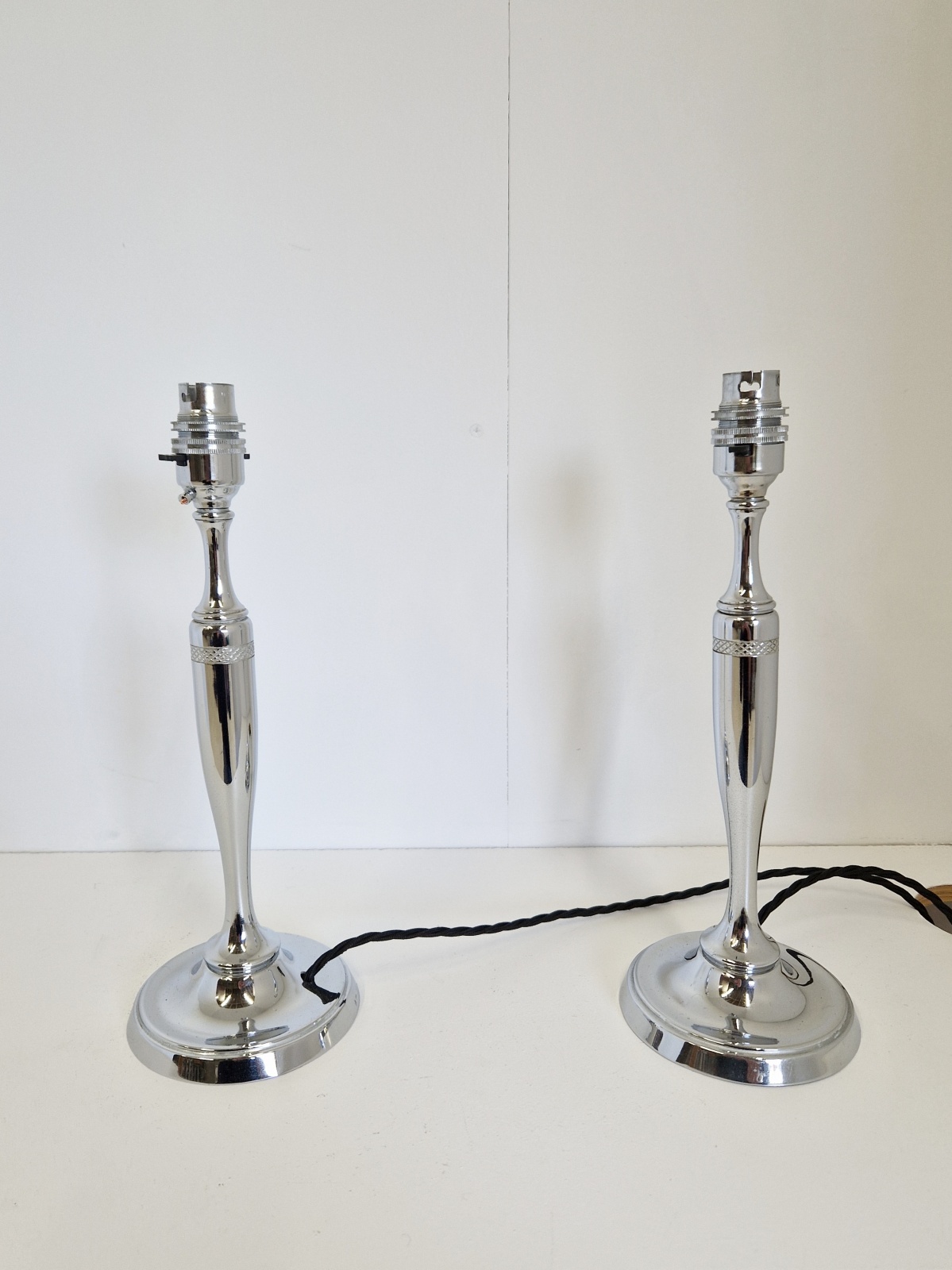 Best & Lloyd, Birmingham | 2 Edwardian Table Standards | England c.1910 - Image 3