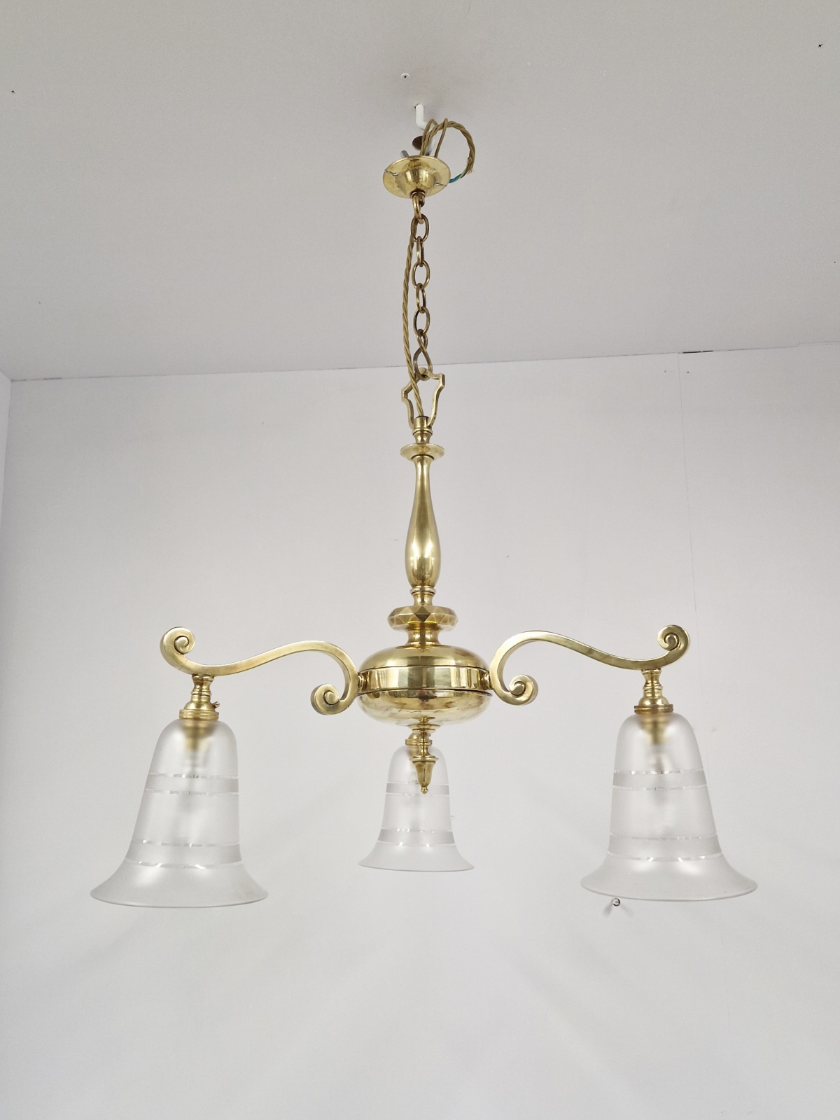 J & W.B.Smith Ltd, London & Glasgow | Traditional Brass Ceiling Fitting | England c.1925 - Image 3