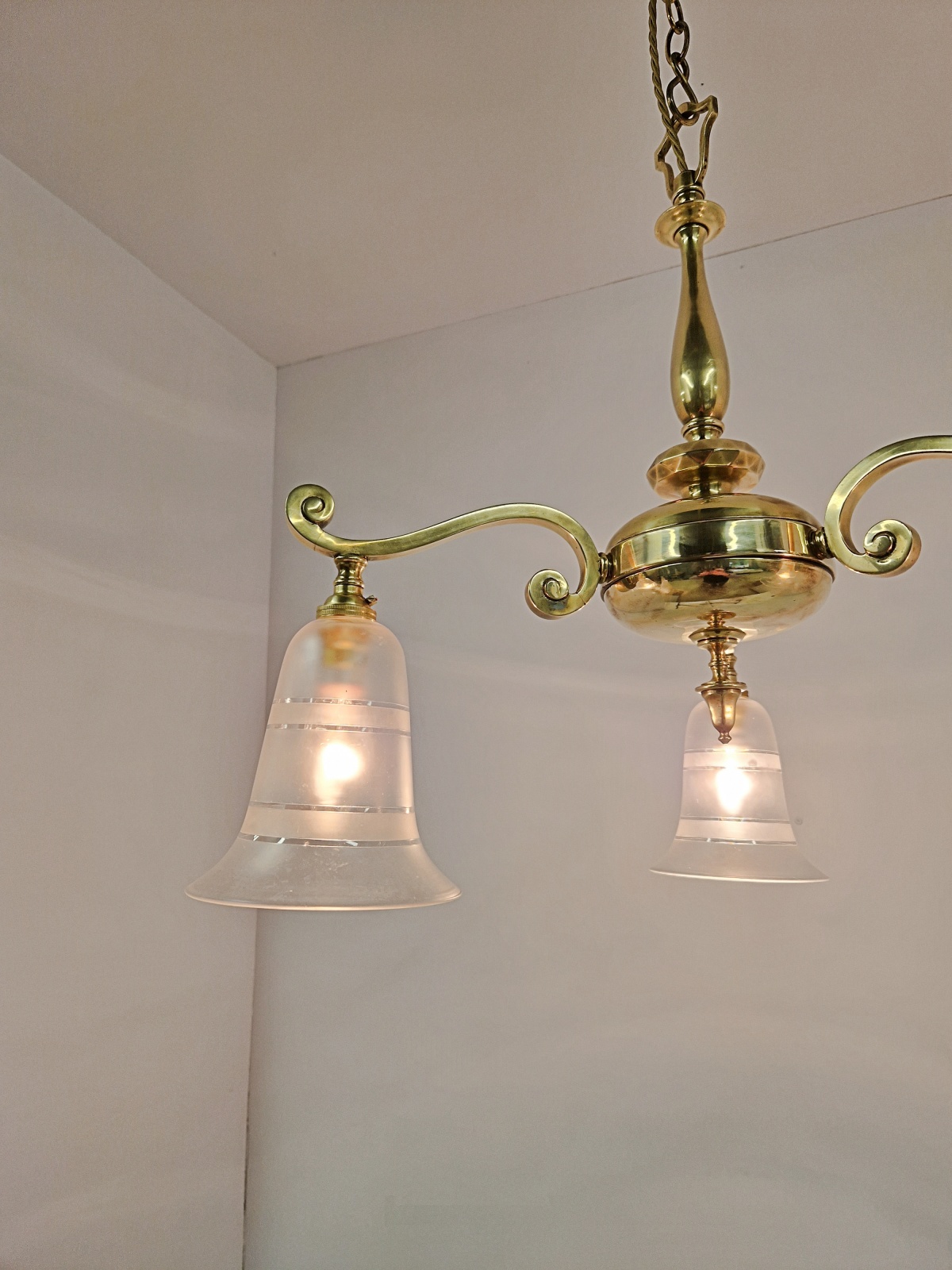 J & W.B.Smith Ltd, London & Glasgow | Traditional Brass Ceiling Fitting | England c.1925 - Image 6