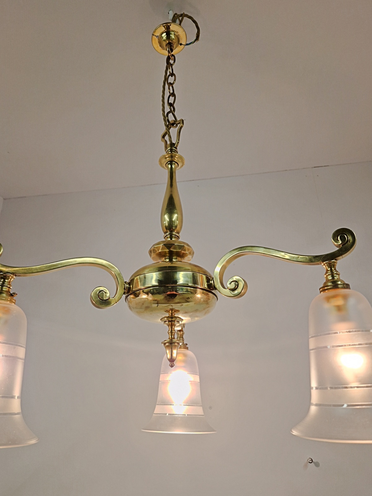 J & W.B.Smith Ltd, London & Glasgow | Traditional Brass Ceiling Fitting | England c.1925 - Image 8