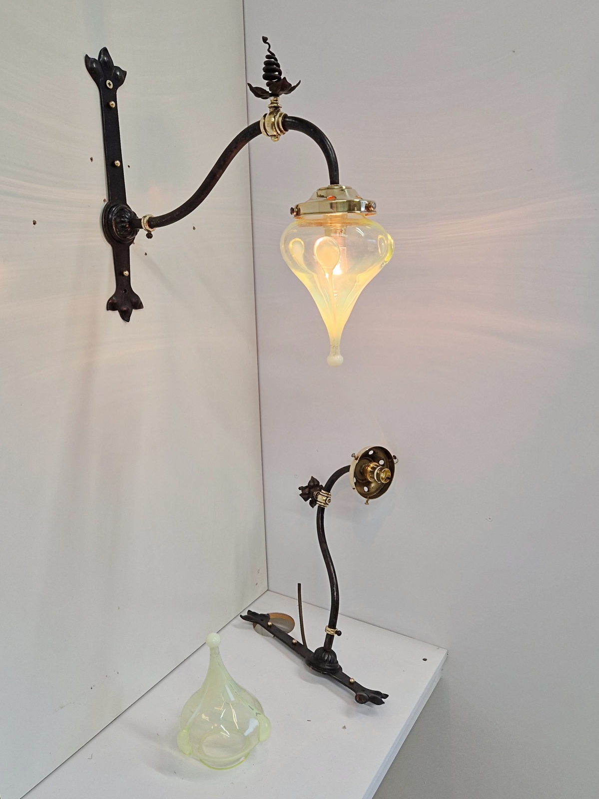 Unsigned | 2 Wrought-iron Arts & Crafts Wall Lights | England c.1900 | SOLD - Image 11