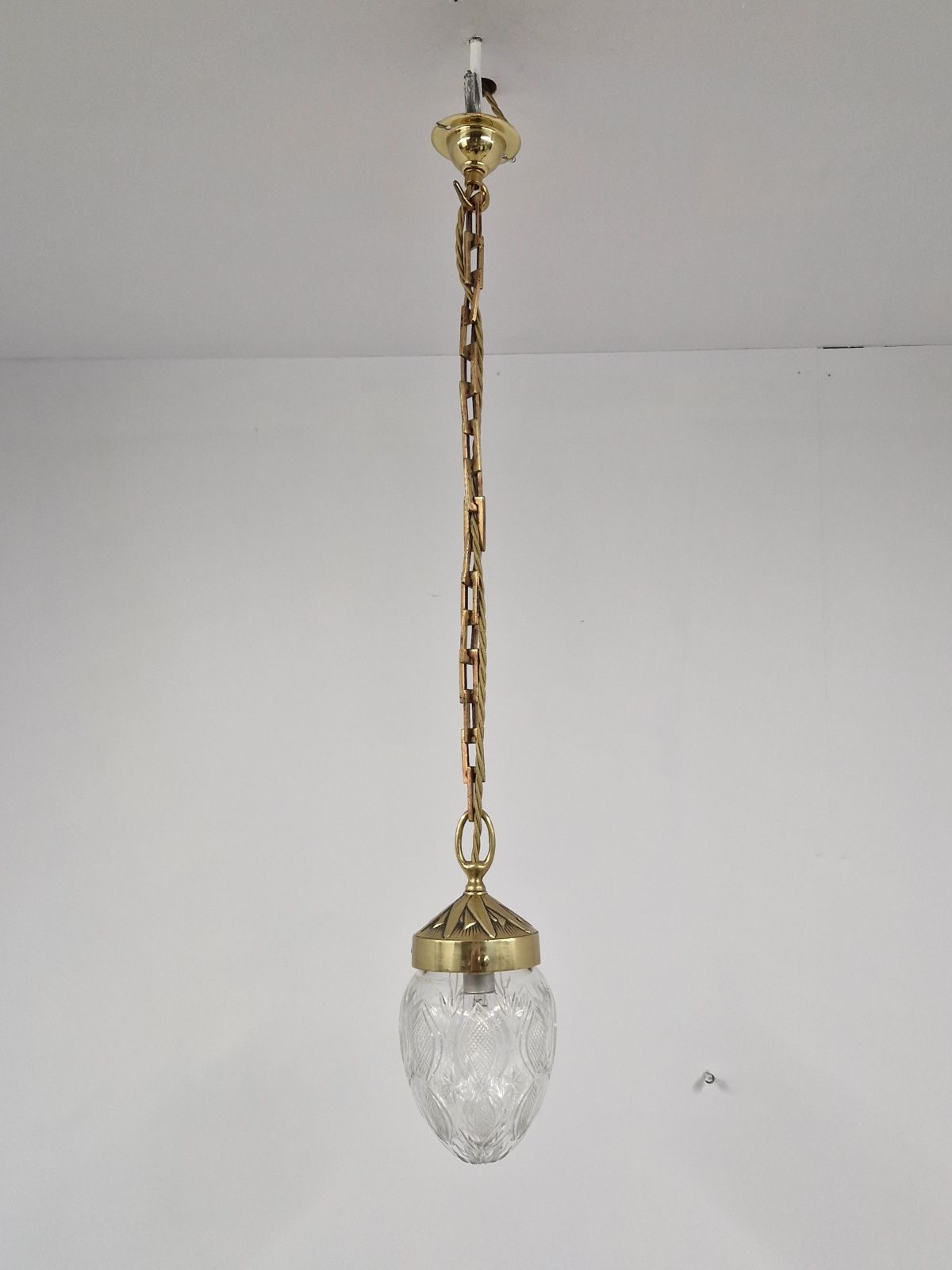 Unsigned | Cut-glass "Pineapple" Pendant Lampshade | England c.1905 | SOLD - Image 3