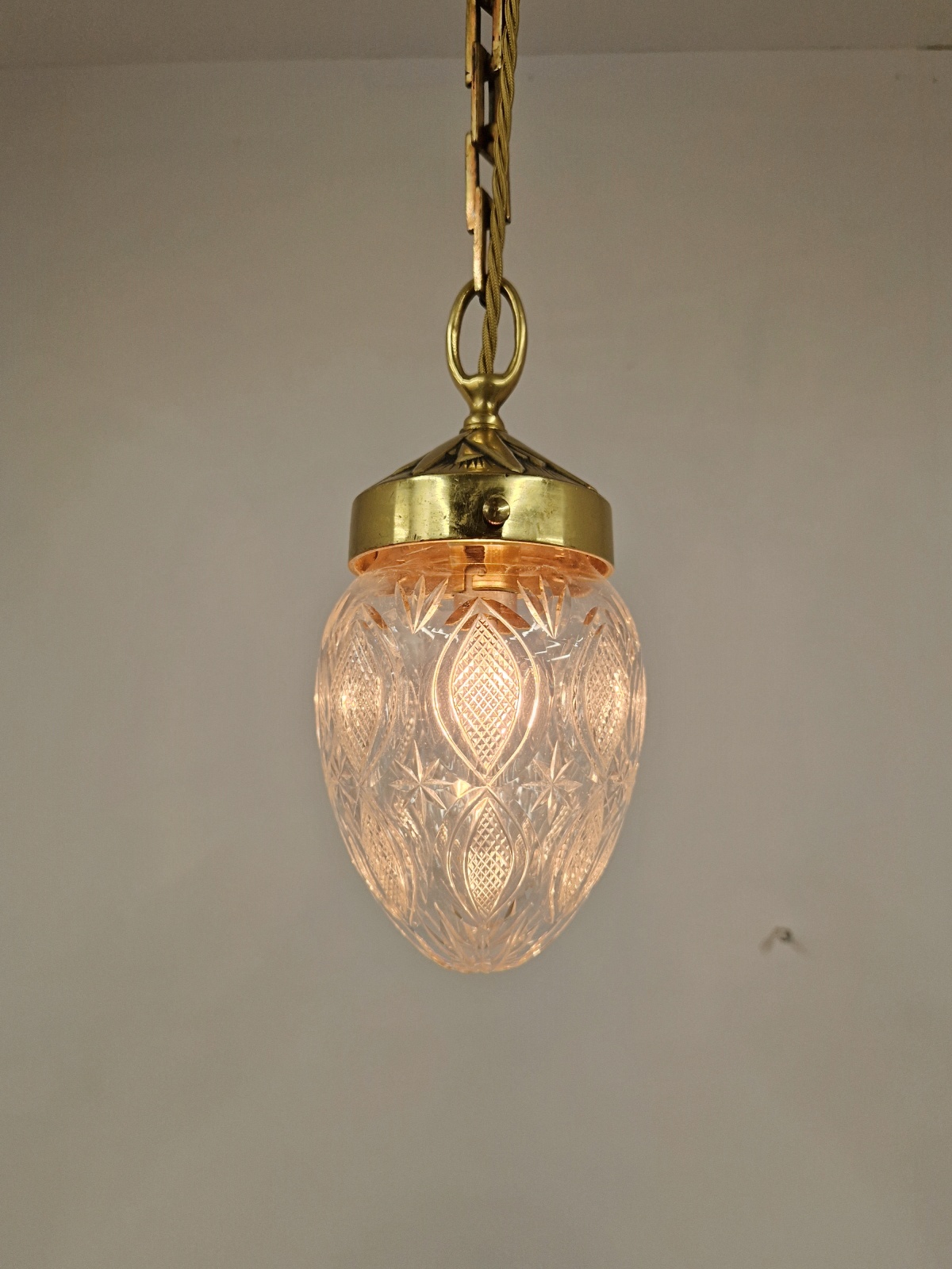 Unsigned | Cut-glass "Pineapple" Pendant Lampshade | England c.1905 | SOLD - Image 6