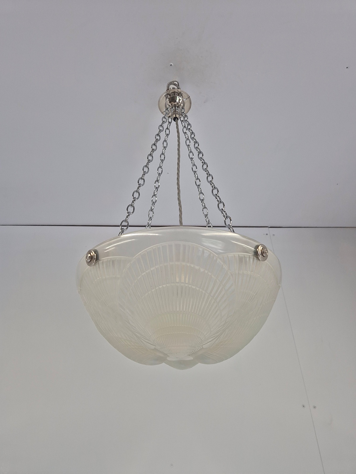 René Lalique | 2 "Vase Coquilles" Plafonniers | France c.1925 - Image 5