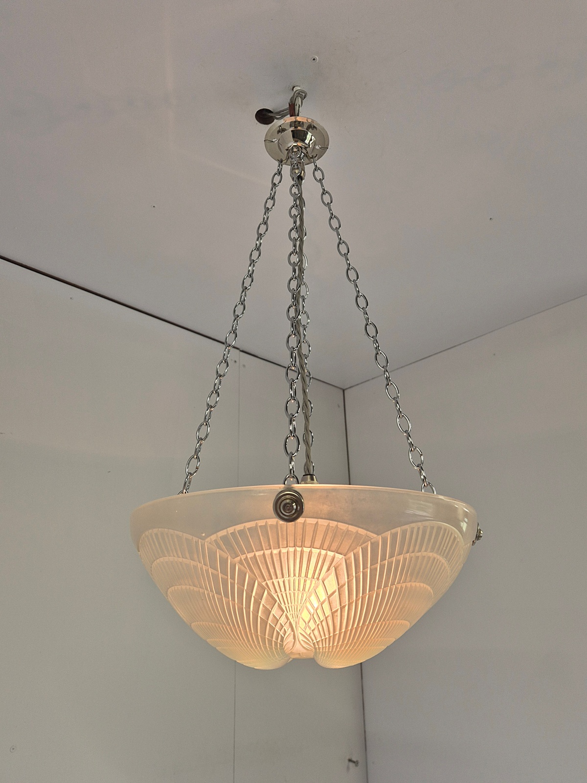 René Lalique | 2 "Vase Coquilles" Plafonniers | France c.1925 - Image 6