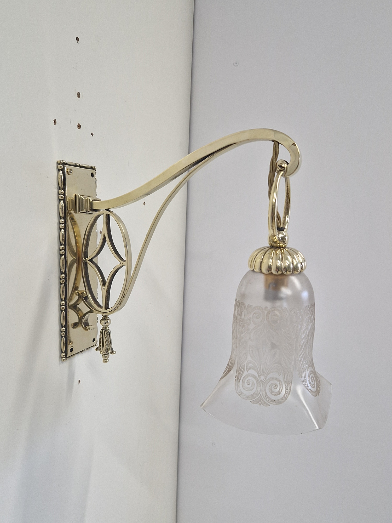 The General Electric Company (G.E.C) | 3 Traditional Edwardian Cast Brass Wall Lights | English c.1915-25 - Image 5