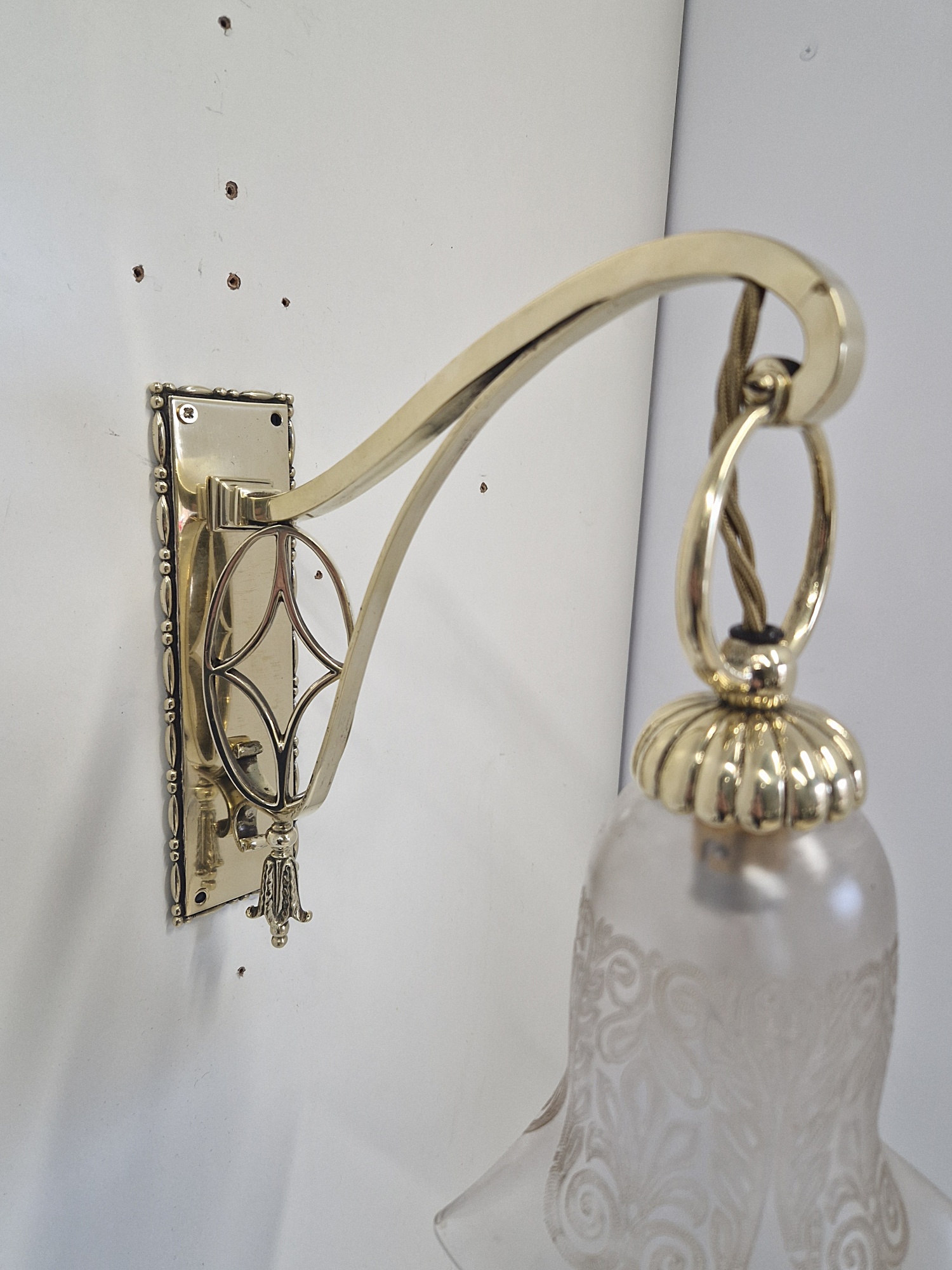 The General Electric Company (G.E.C) | 3 Traditional Edwardian Cast Brass Wall Lights | English c.1915-25 - Image 7