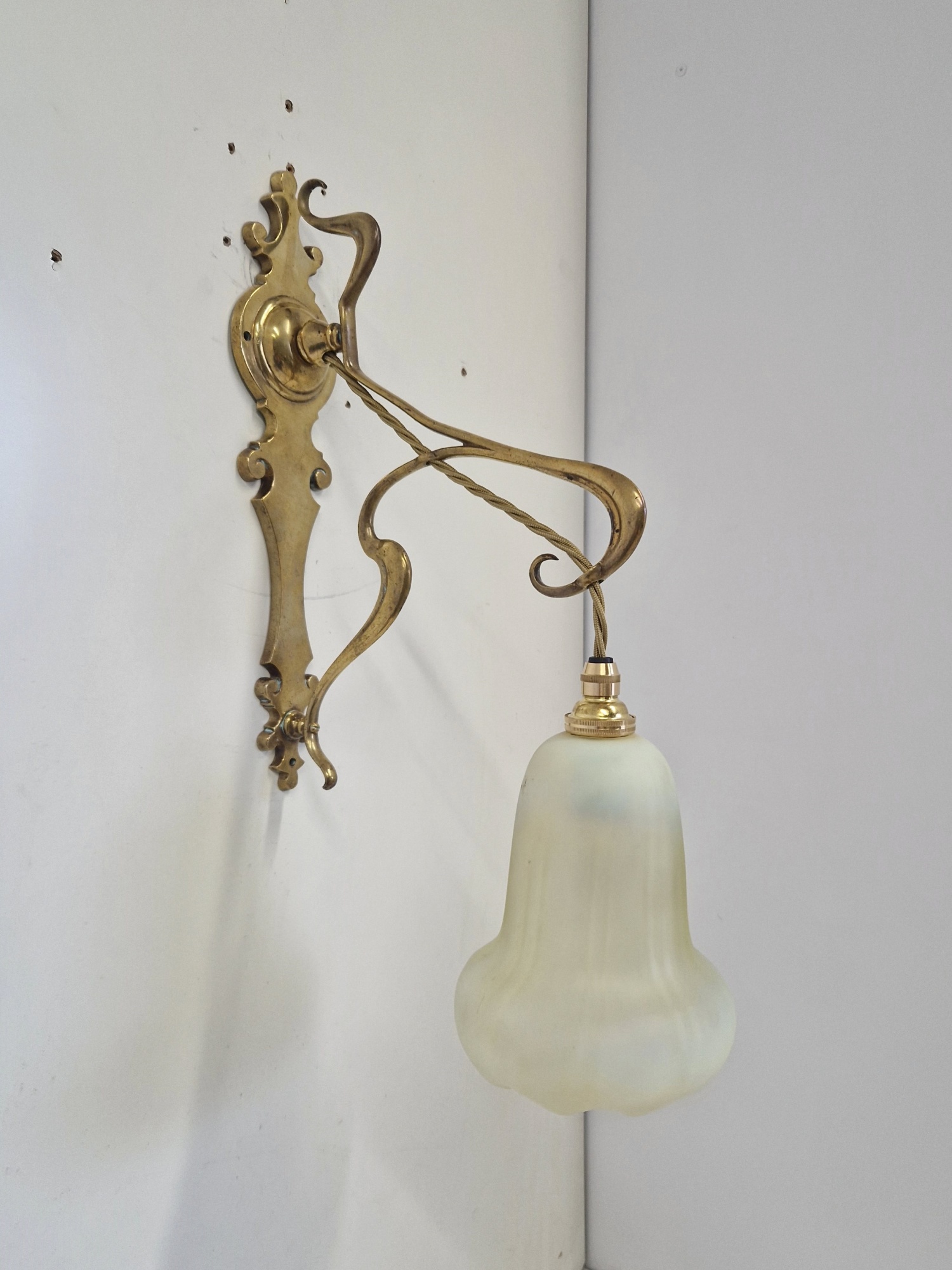 Unsigned | Art Nouveau Cast Brass Wall Light | England c.1905 | SOLD - Image 5