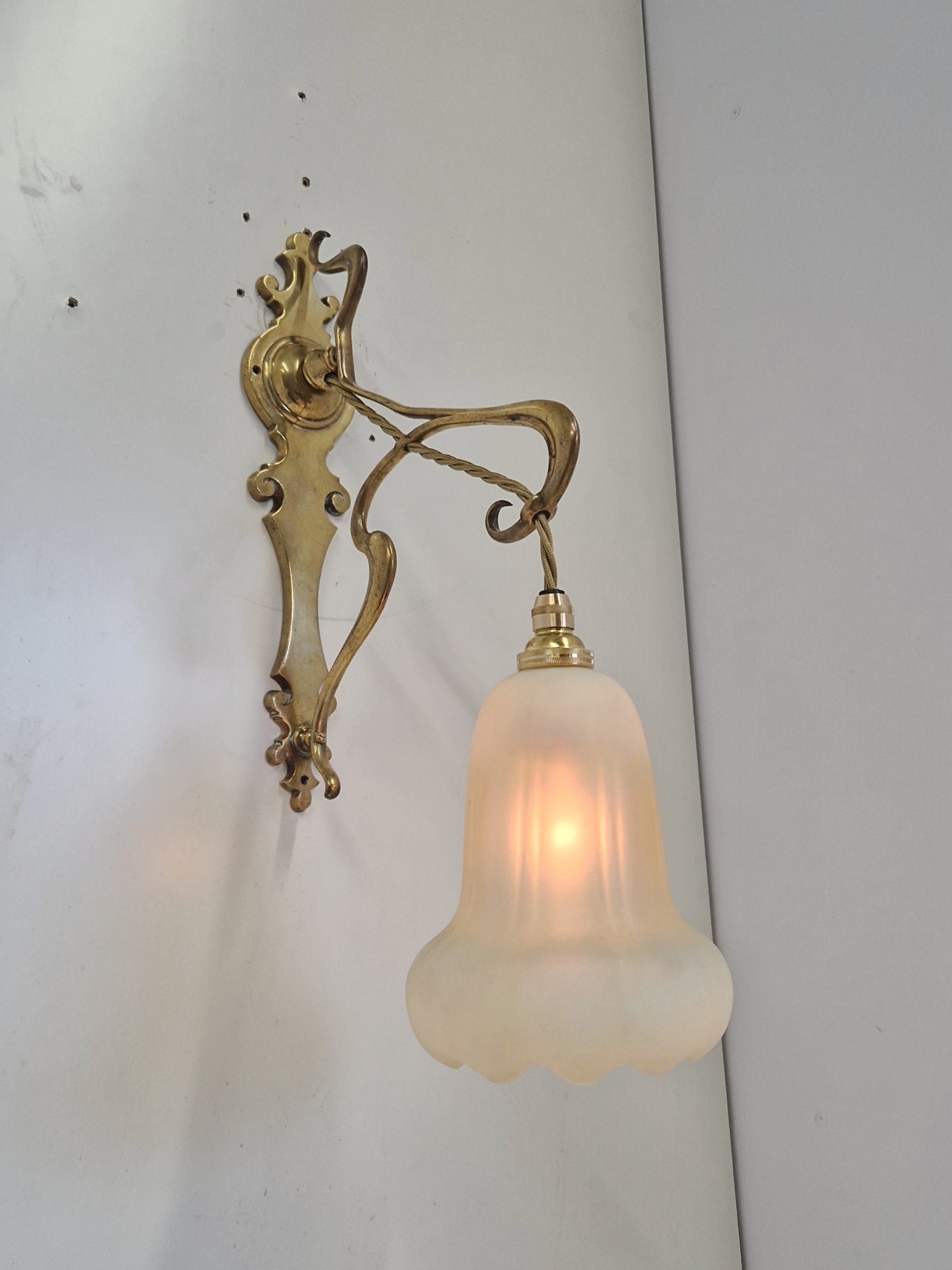 Unsigned | Art Nouveau Cast Brass Wall Light | England c.1905 | SOLD - Image 6