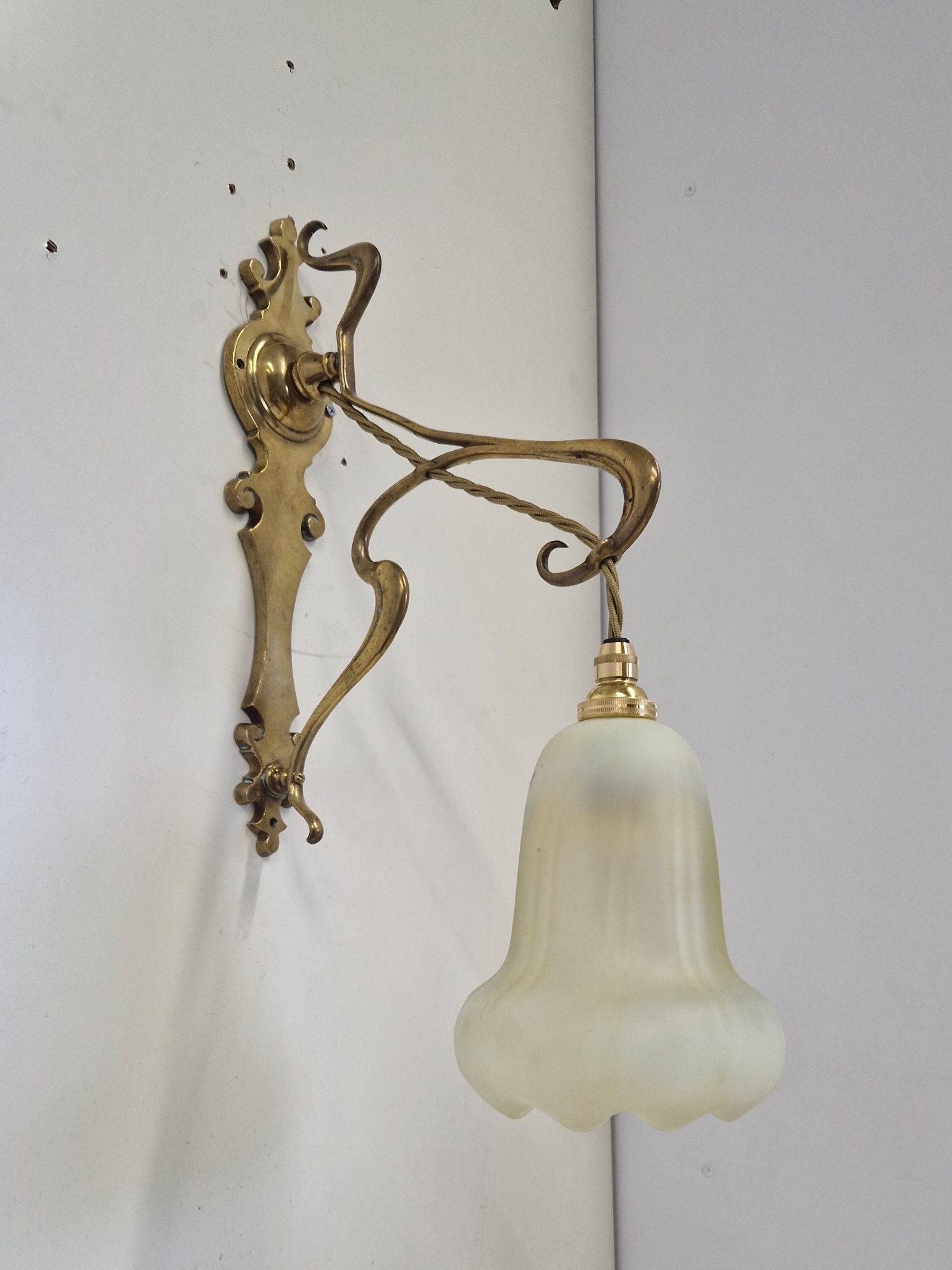 Unsigned | Art Nouveau Cast Brass Wall Light | England c.1905 | SOLD - Image 7
