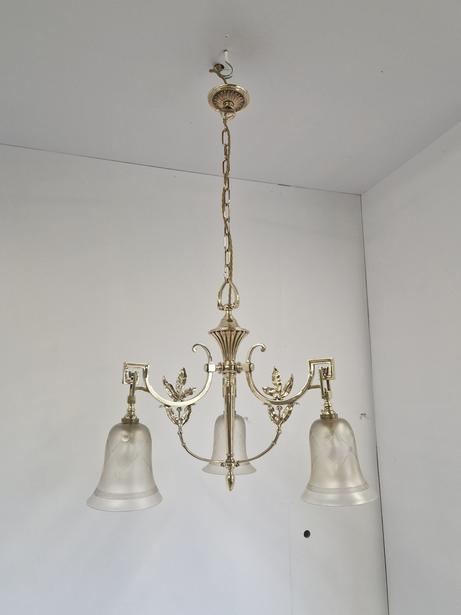 Unsigned | Traditional Edwardian 3-Branch Electrolier | England c.1910-1920 | SOLD - Image 3