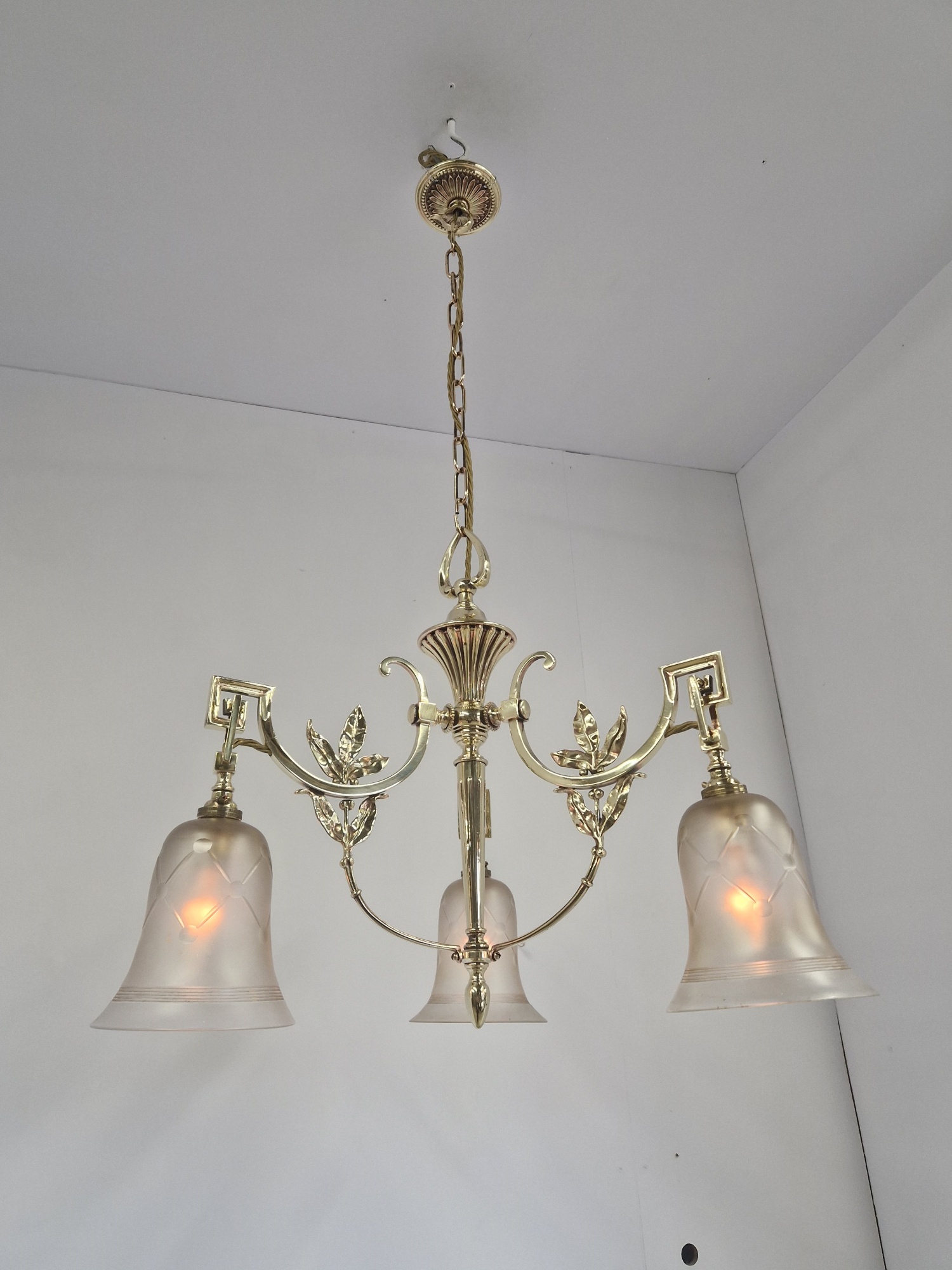 Unsigned | Traditional Edwardian 3-Branch Electrolier | England c.1910-1920 | SOLD - Image 4