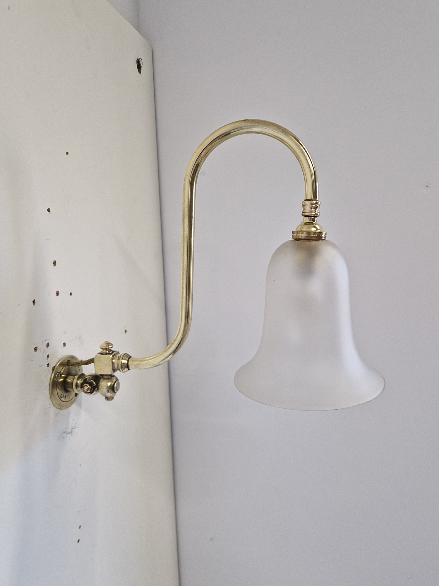 The Gas Light & Coke Company | 2 x Pairs (4) Swivel-Neck Gas Wall Lights | English C1910. - Image 4