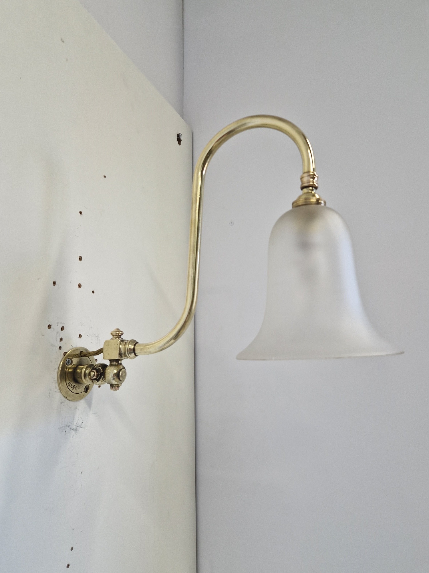 The Gas Light & Coke Company | 2 x Pairs (4) Swivel-Neck Gas Wall Lights | English C1910. - Image 6