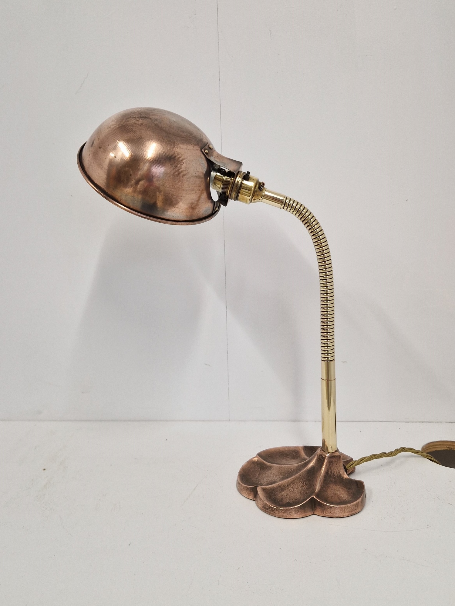 Unsigned | Copper & Brass "Clerk's" Desk Lamp | England c.1935 | SOLD - Image 2