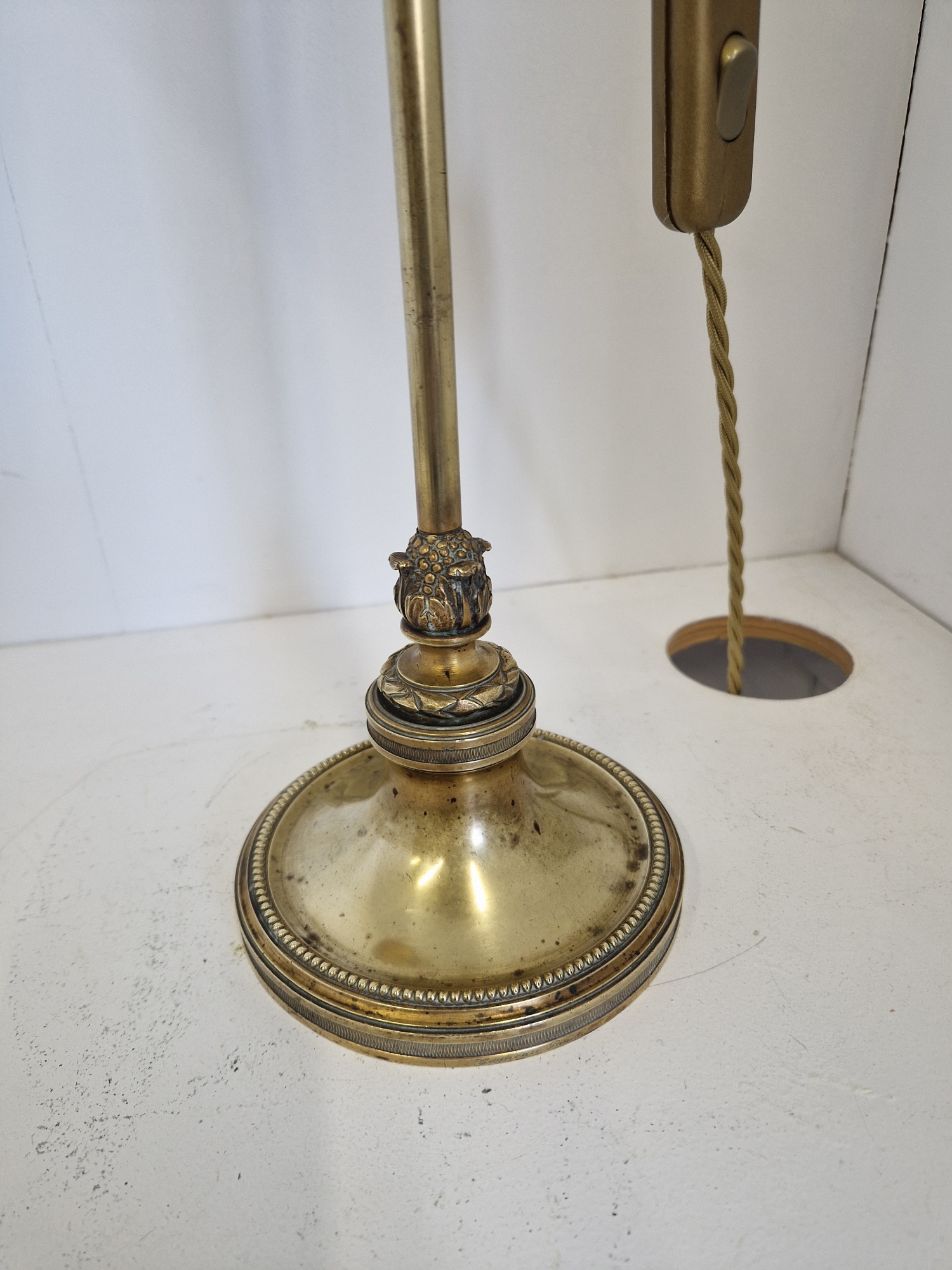 Maison Gagneau, Paris with Muller Frères | Neoclassical "Student" Lamp | France c.1925 | SOLD - Image 6