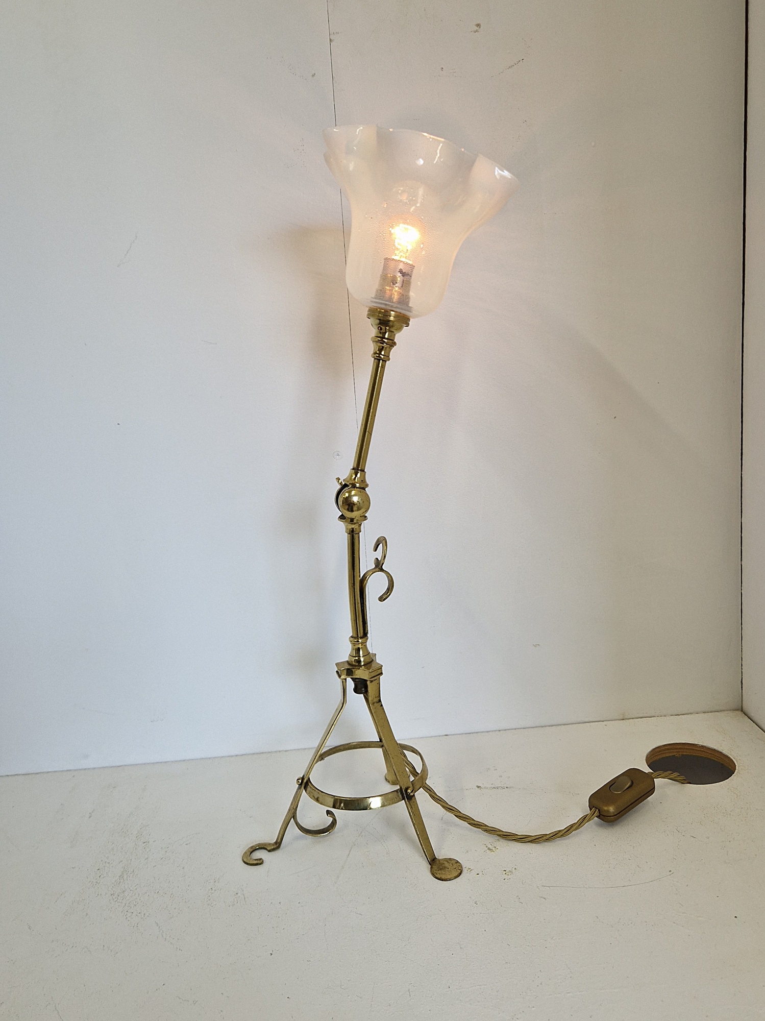 The General Electric Company (G.E.C) | Brass Arts & Crafts Multi-utility Lamp | England c.1905 | SOLD - Image 2