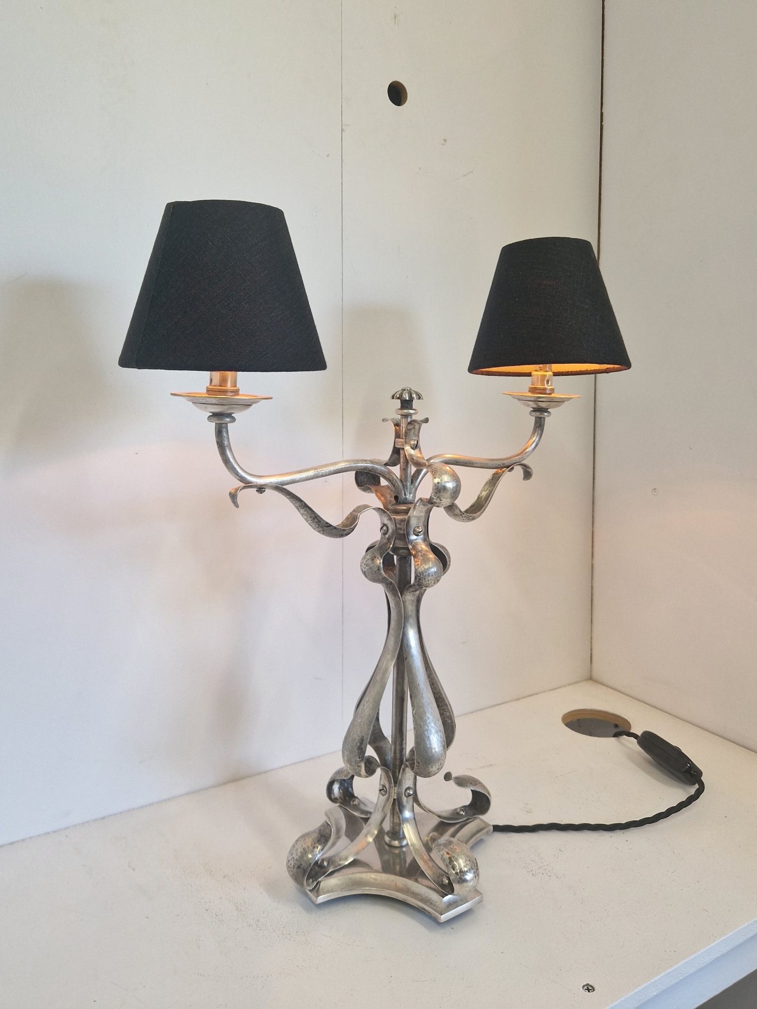 Unsigned | Silver-Plated Arts & Crafts Table Lamp | England c1905 - Image 2