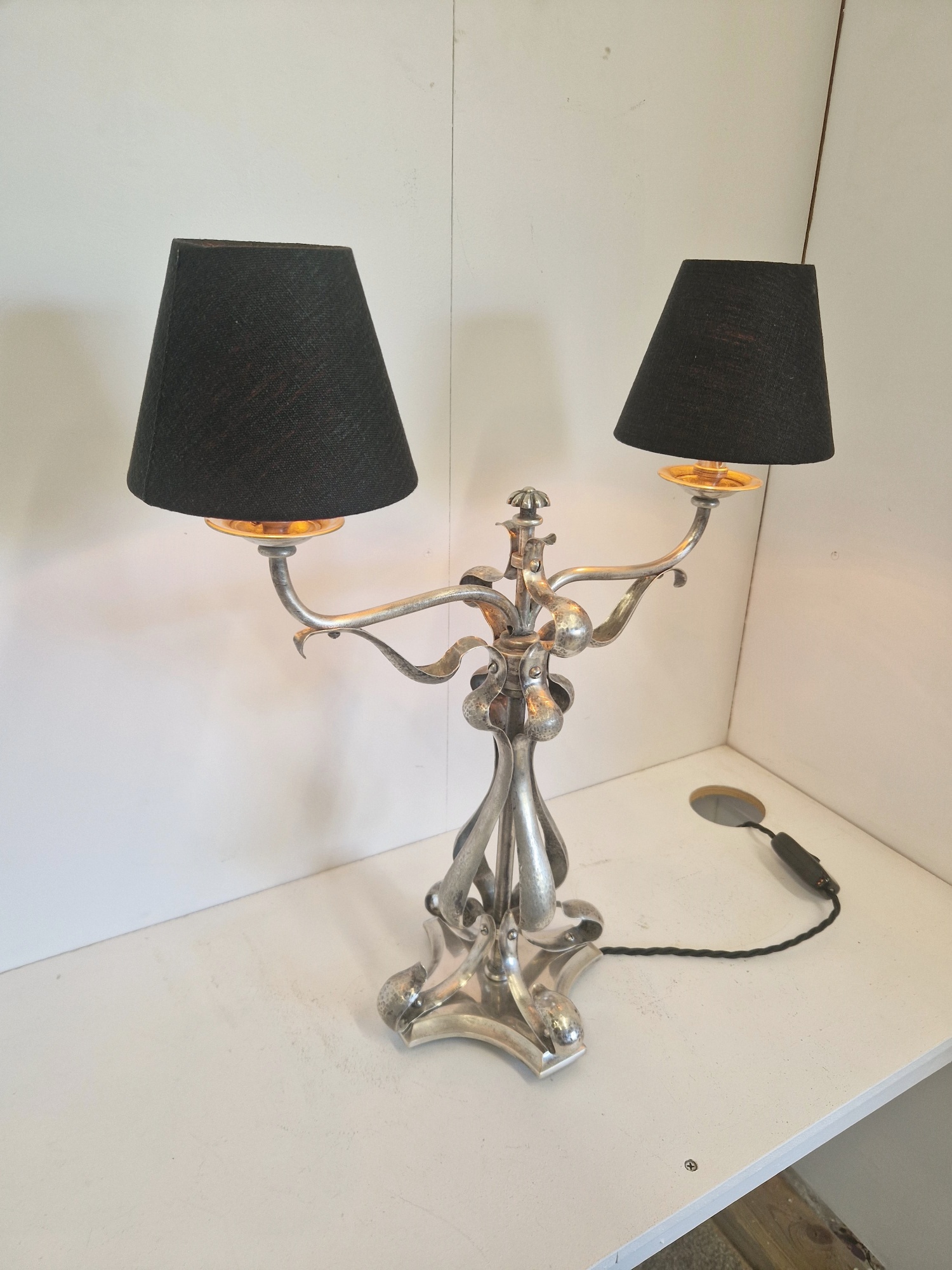 Unsigned | Silver-Plated Arts & Crafts Table Lamp | England c1905 - Image 4