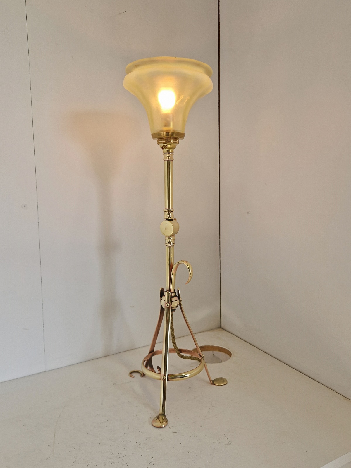The General Electric Company (G.E.C) | Brass Arts & Crafts Multi-utility Lamp | England c.1922 | SOLD - Image 4