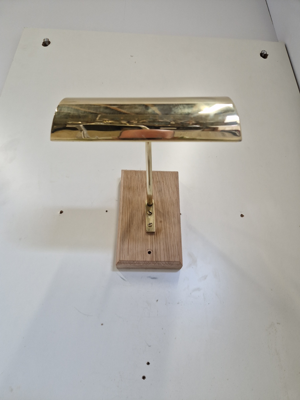 Unsigned | 4 Similar Brass Picture Lights | England c.1910-20 | SOLD - Image 5