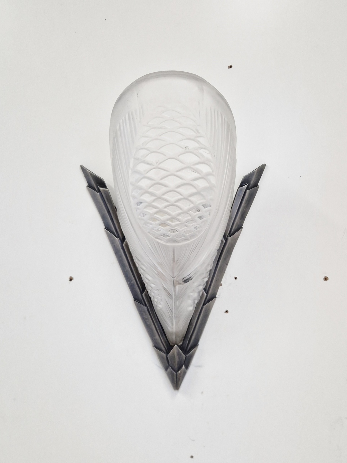 Verrerie D’art Degué | 2 Frosted Art Deco Wall lights | France c.1930 - Image 5