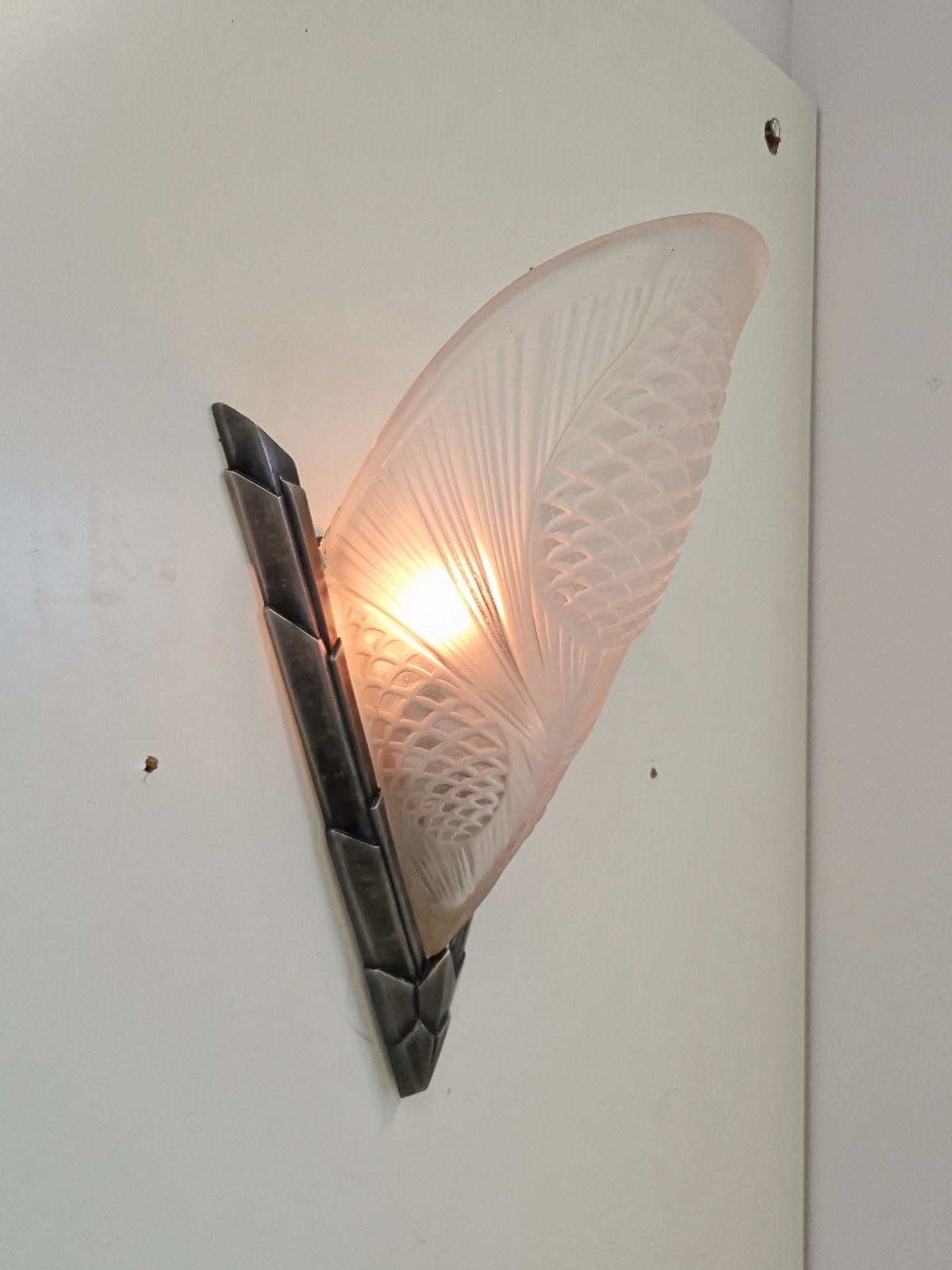 Verrerie D’art Degué | 2 Frosted Art Deco Wall lights | France c.1930 - Image 6