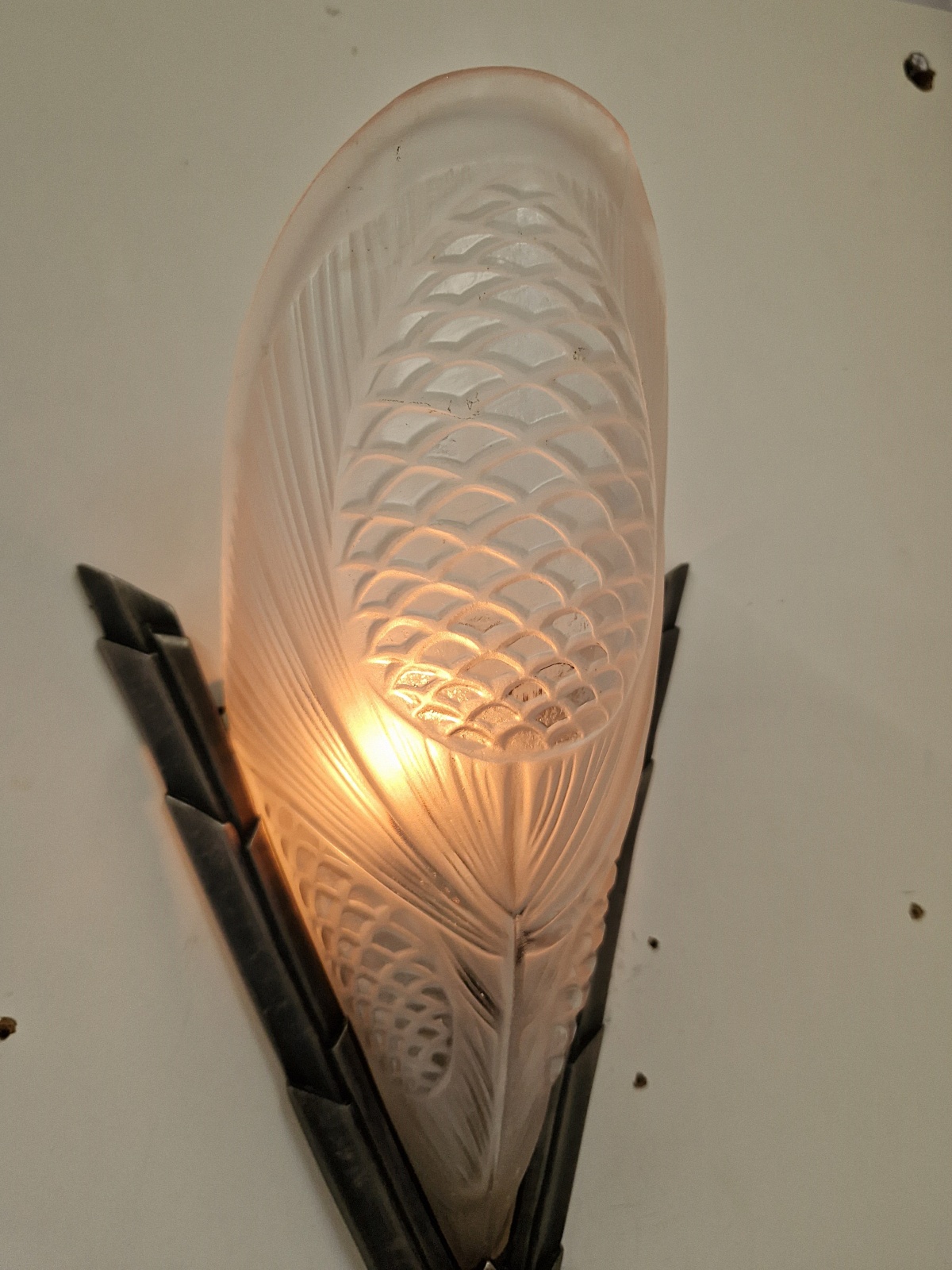 Verrerie D’art Degué | 2 Frosted Art Deco Wall lights | France c.1930 - Image 8