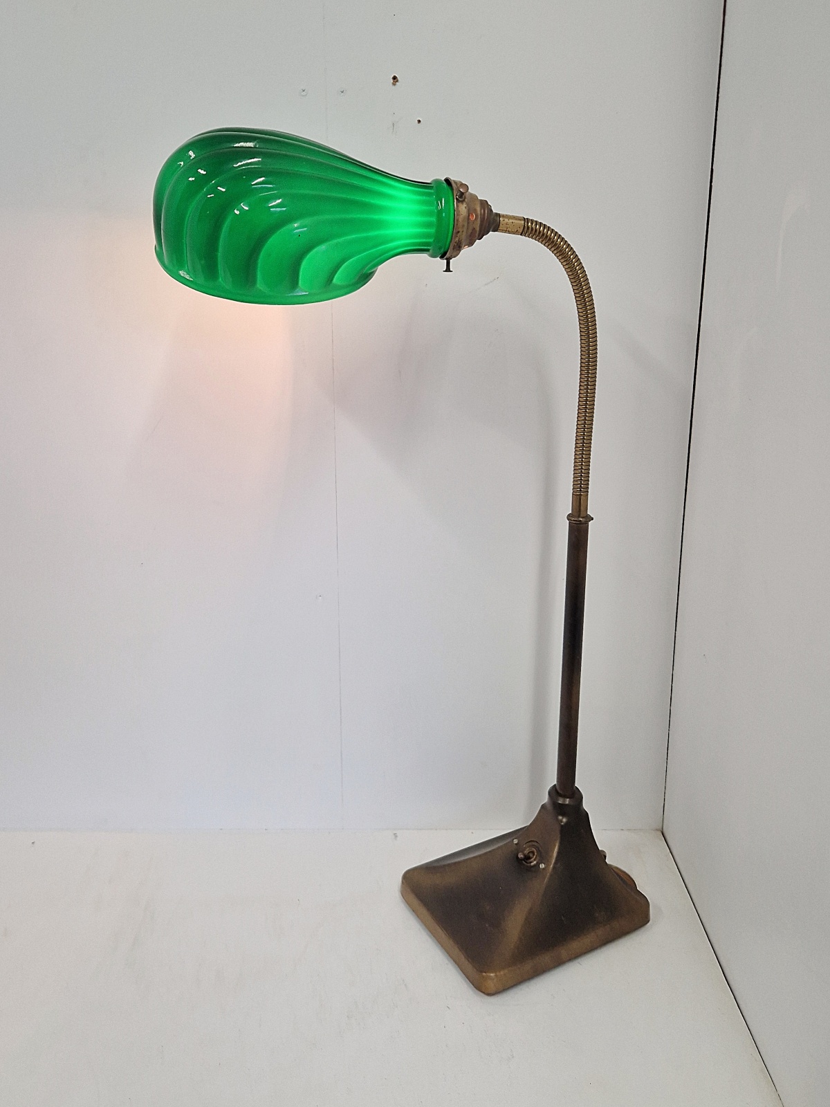 Unsigned | Large Banker's Desk Lamp | England 1910-20 | SOLD - Image 2