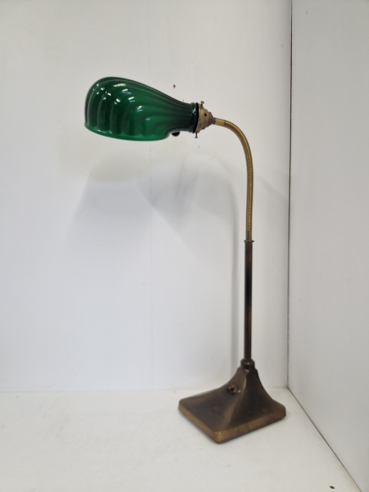 Unsigned | Large Banker's Desk Lamp | England 1910-20 | SOLD - Image 3