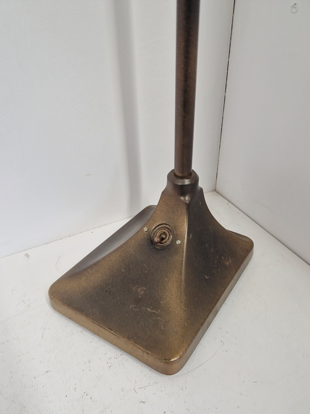 Unsigned | Large Banker's Desk Lamp | England 1910-20 | SOLD - Image 9