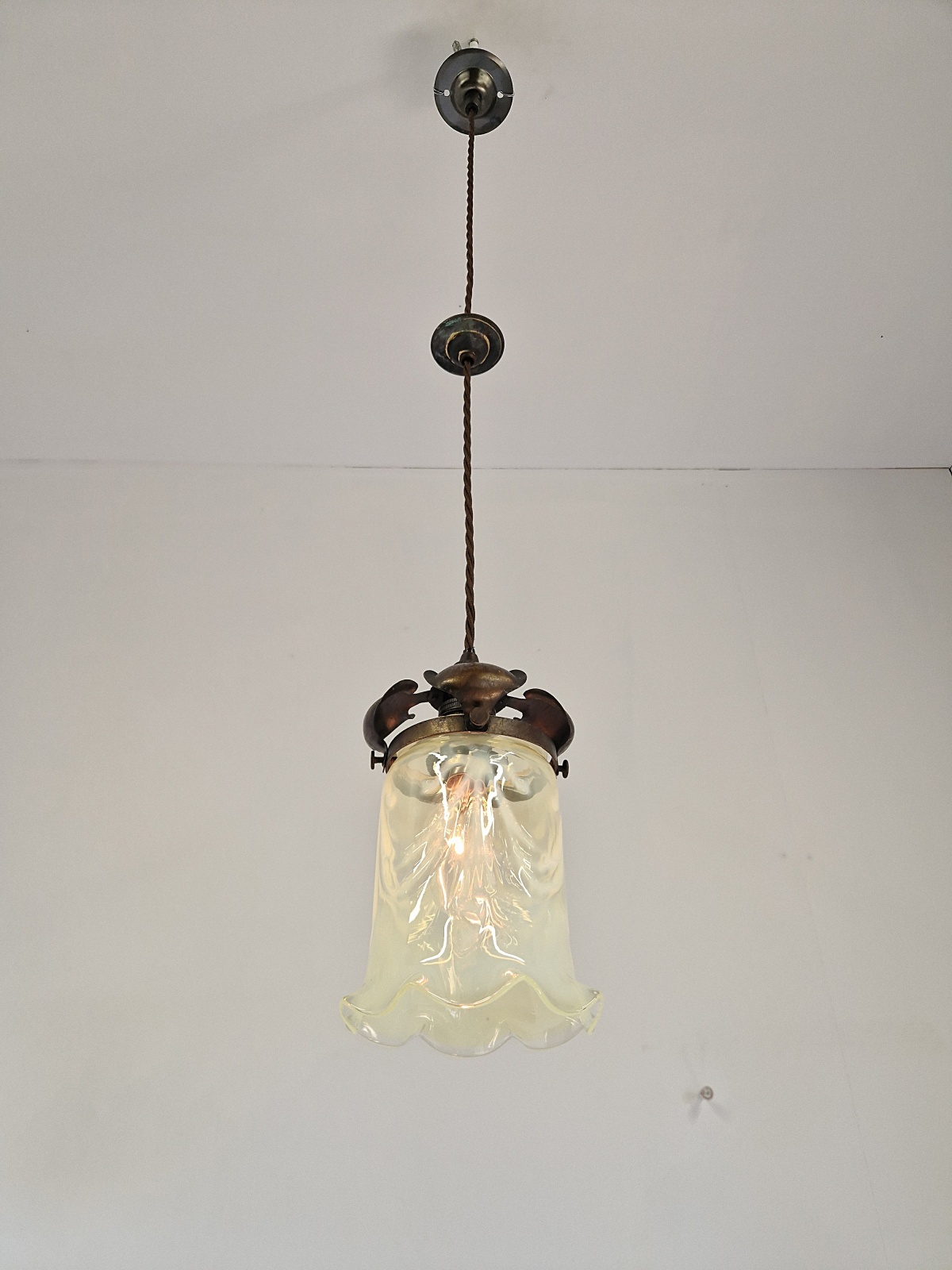 Cranmer & Cheshire, Birmingham | 2 Arts & Crafts Vaseline Glass Pendants | England c1905 - Image 4