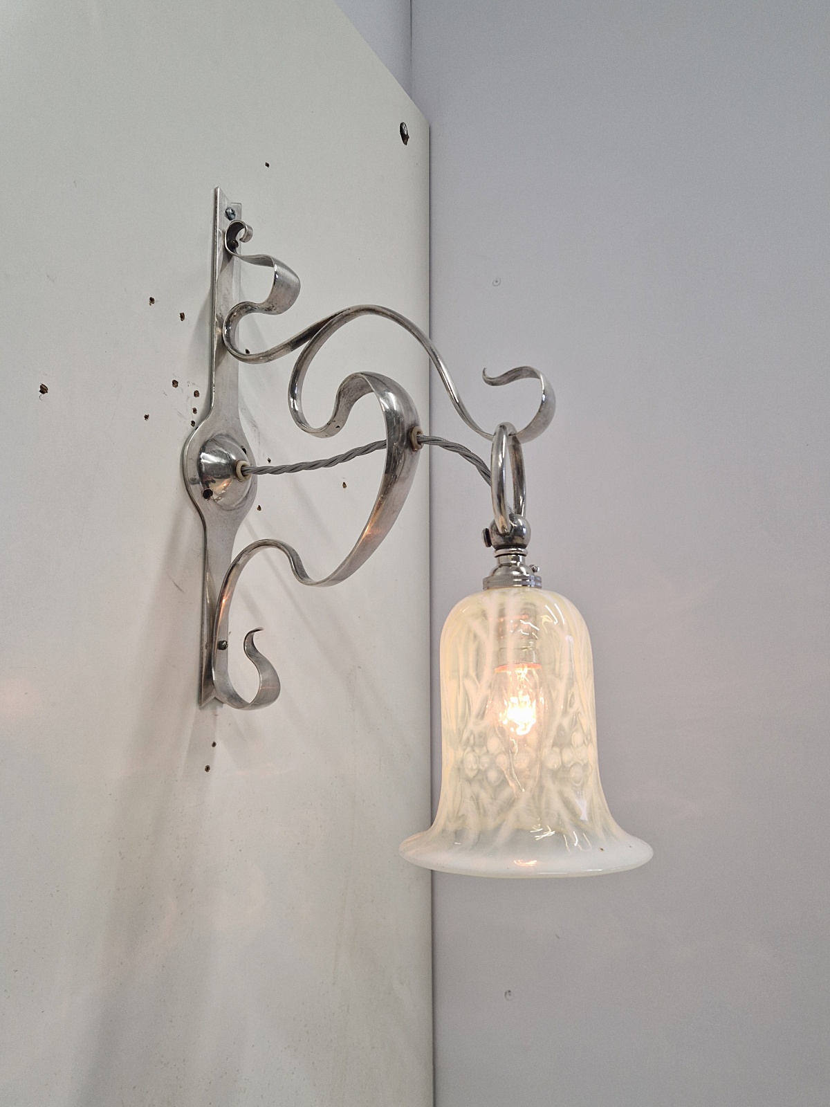 Attributed F & C Osler | 3 Arts & Crafts Silver-Plated Wall Lights | England c.1905 - Image 4