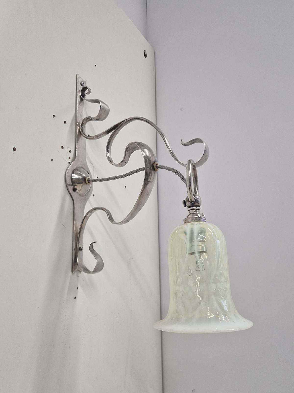 Attributed F & C Osler | 3 Arts & Crafts Silver-Plated Wall Lights | England c.1905 - Image 5