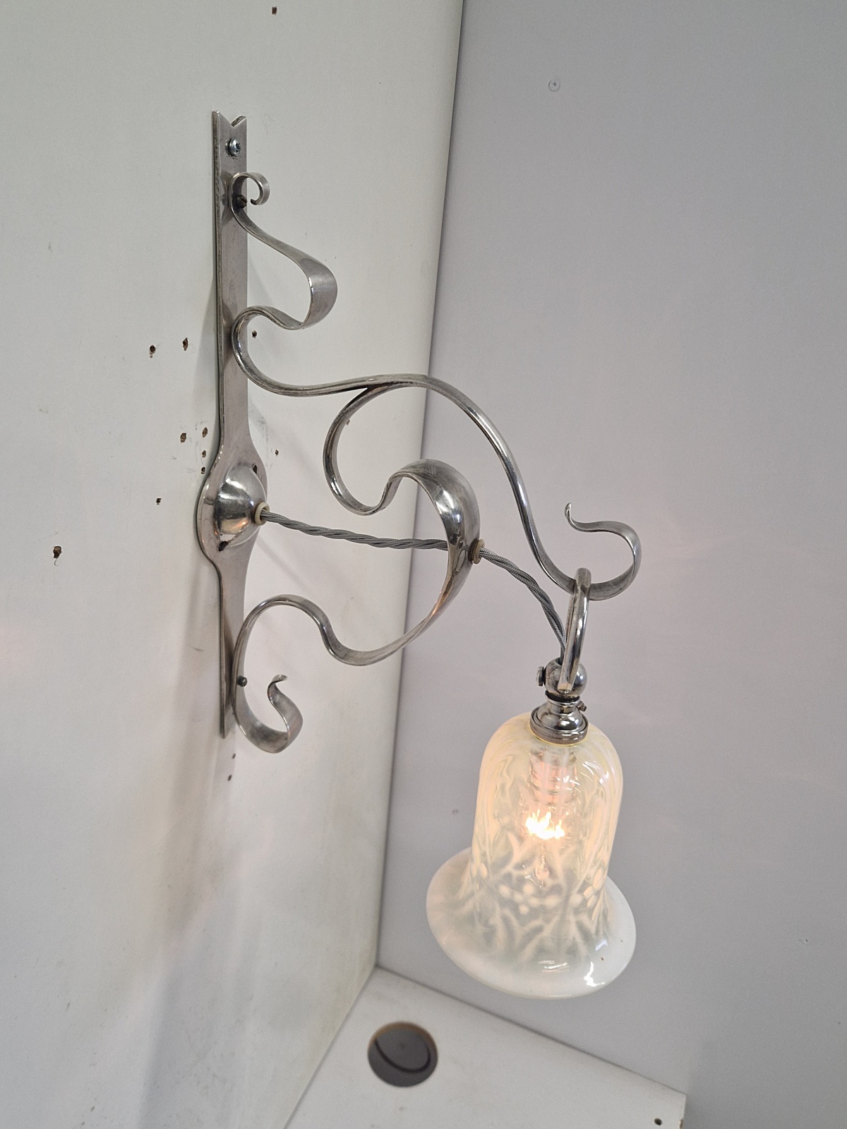 Attributed F & C Osler | 3 Arts & Crafts Silver-Plated Wall Lights | England c.1905 - Image 8