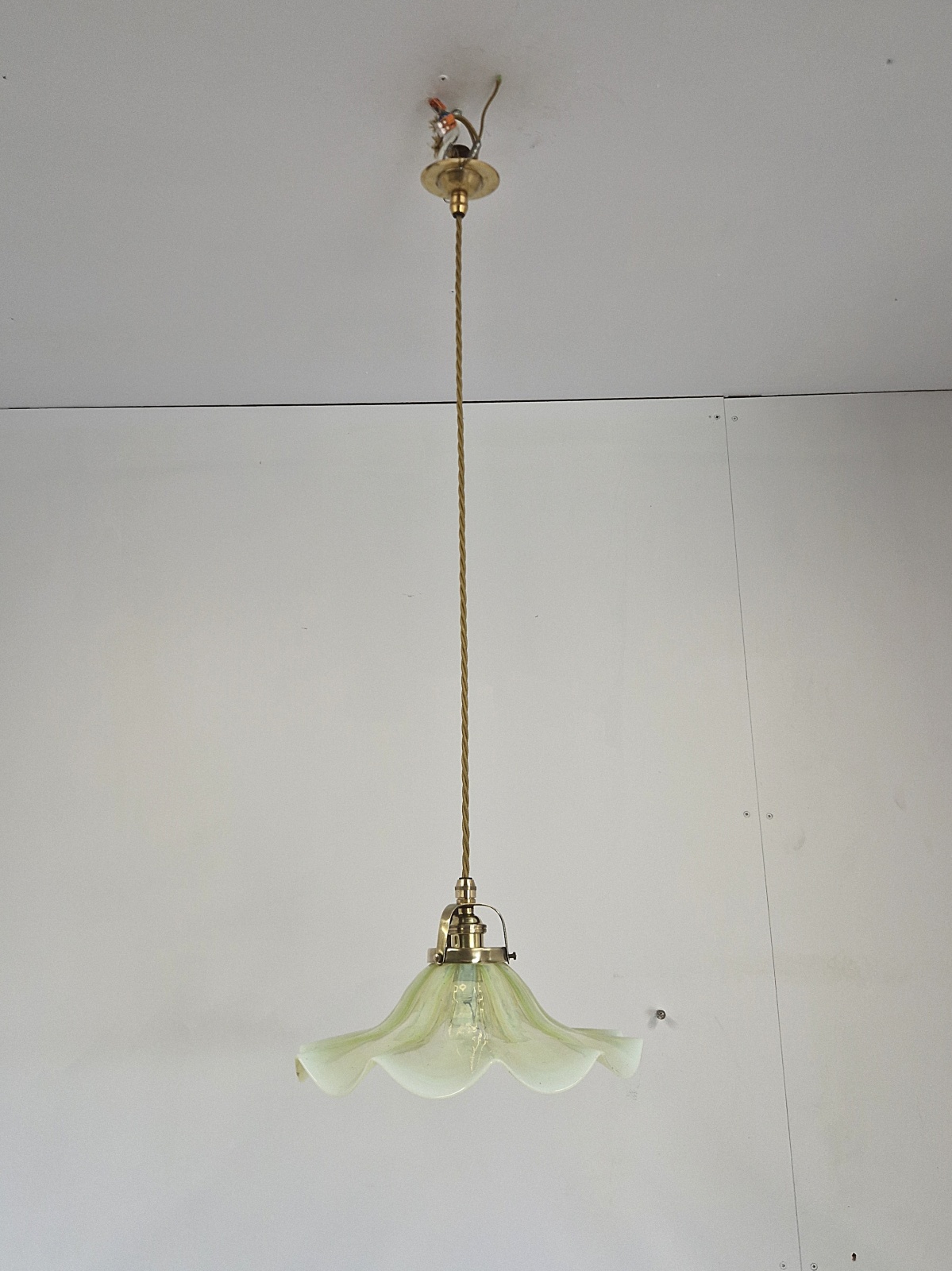 Unsigned | Vaseline-glass Coolie Pendant | France c.1915 - Image 3