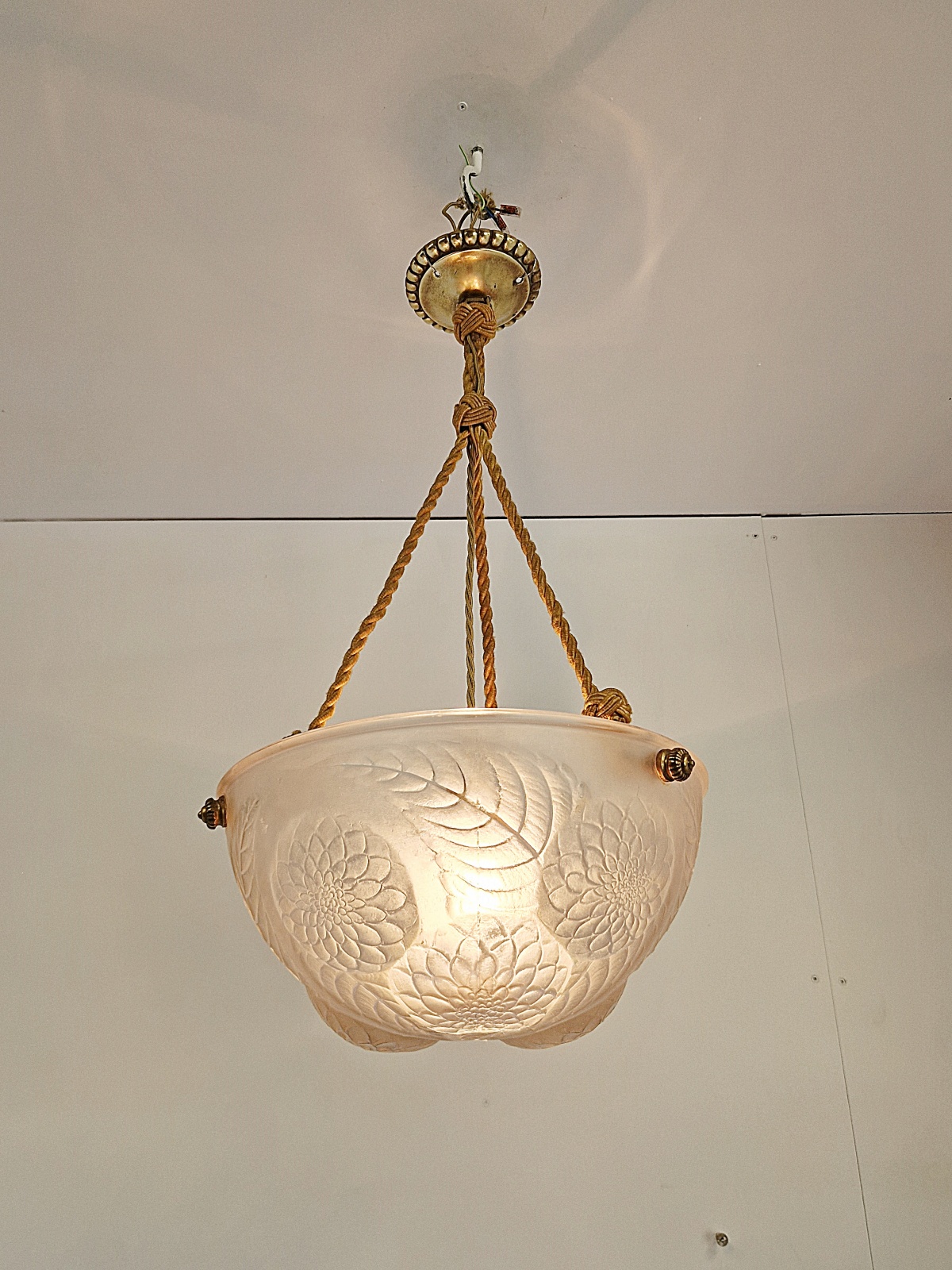 René Lalique | "Dahlia" Frosted Glass Plafonnier | France c.1925 - Image 2