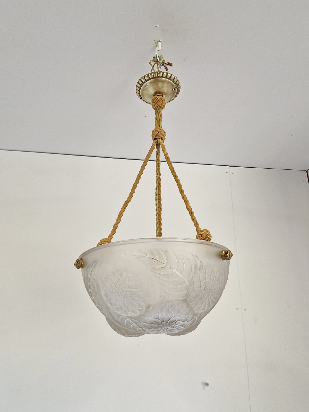 René Lalique | "Dahlia" Frosted Glass Plafonnier | France c.1925 - Image 3