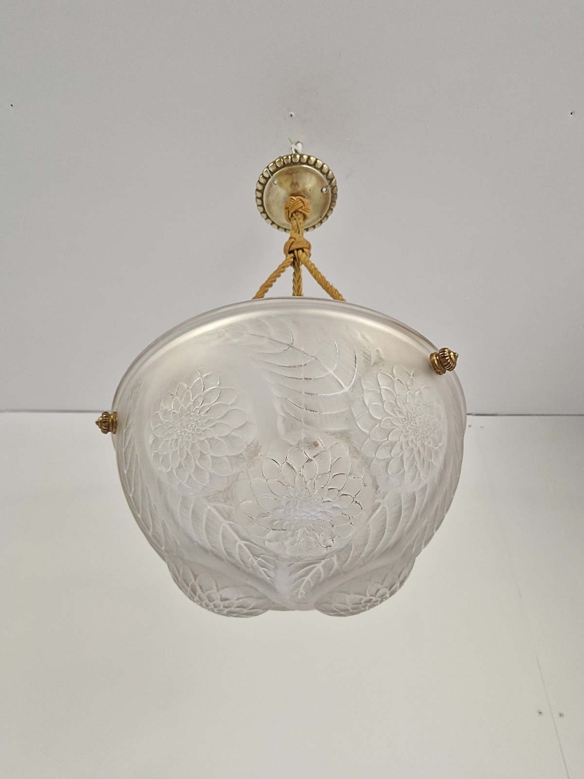 René Lalique | "Dahlia" Frosted Glass Plafonnier | France c.1925 - Image 5