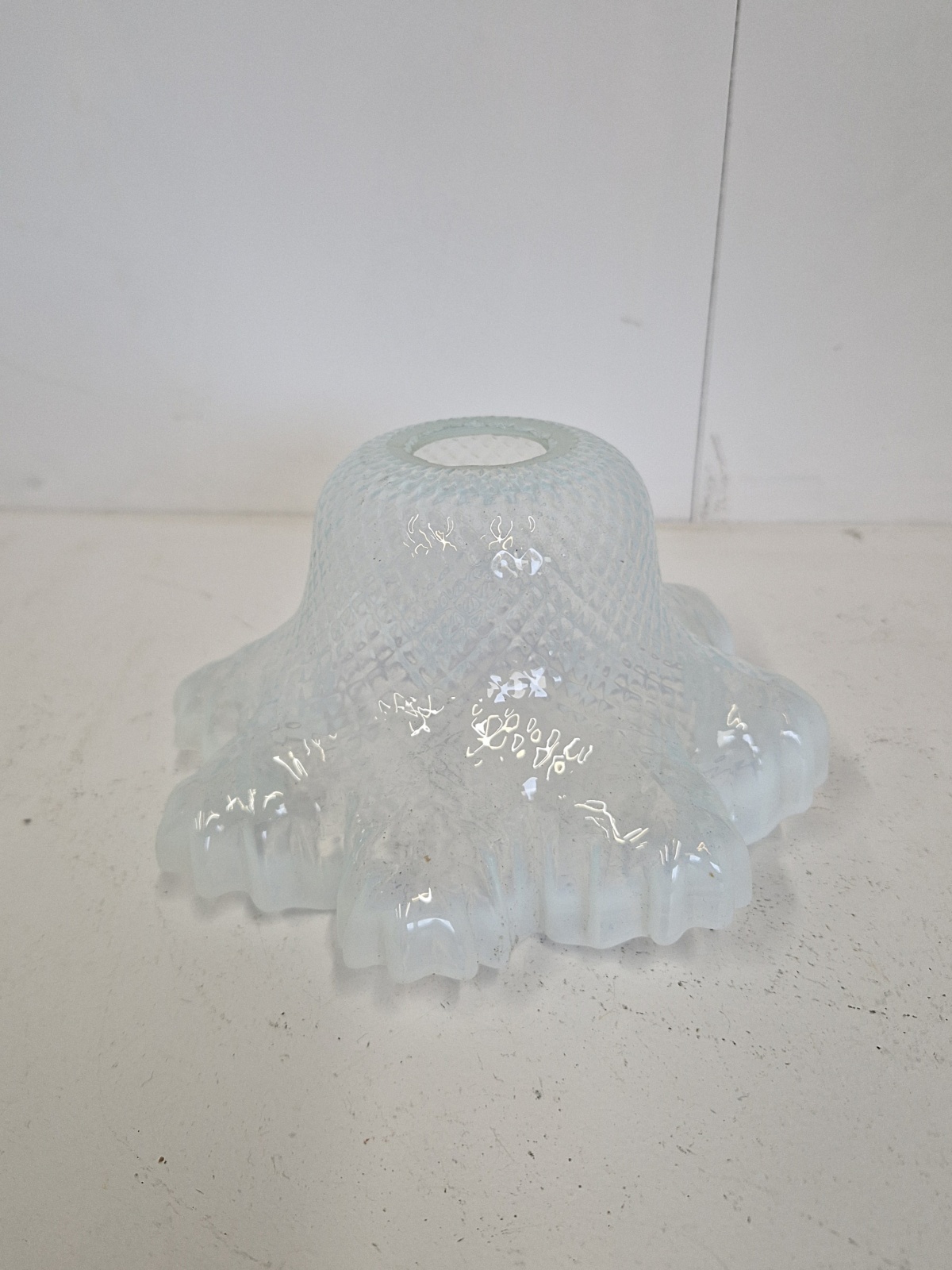 Unsigned | Collection of Opalescent Lampshades | England c.1910 - Image 3