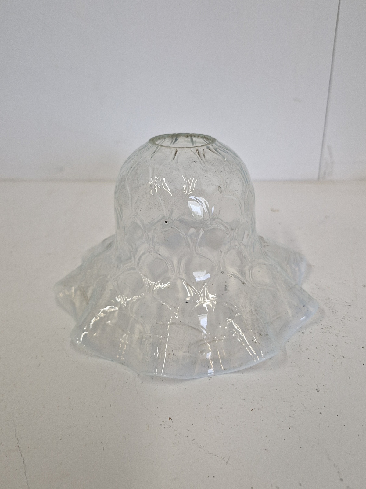 Unsigned | Collection of Opalescent Lampshades | England c.1910 - Image 5