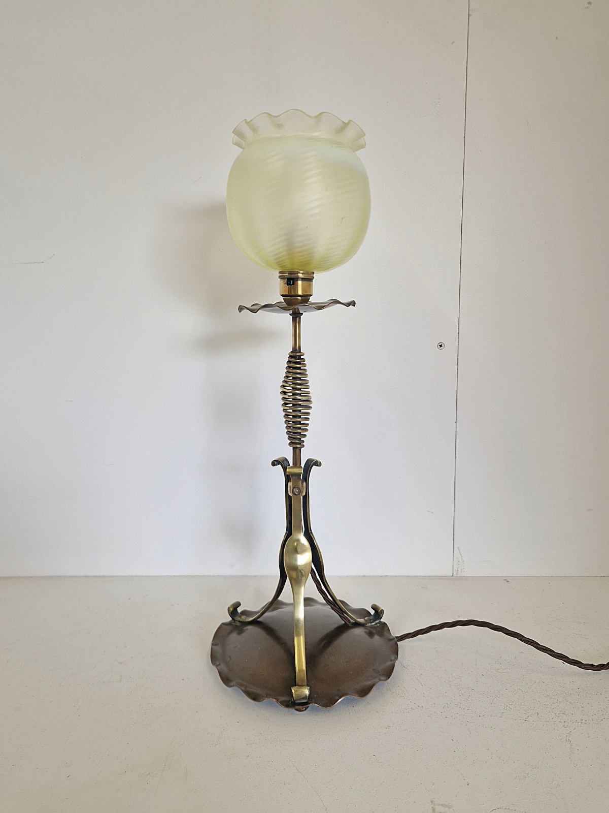 Style of The Birmingham Guild of Handicraft | Copper Arts & Crafts Table Lamp | England c.1900 - Image 3