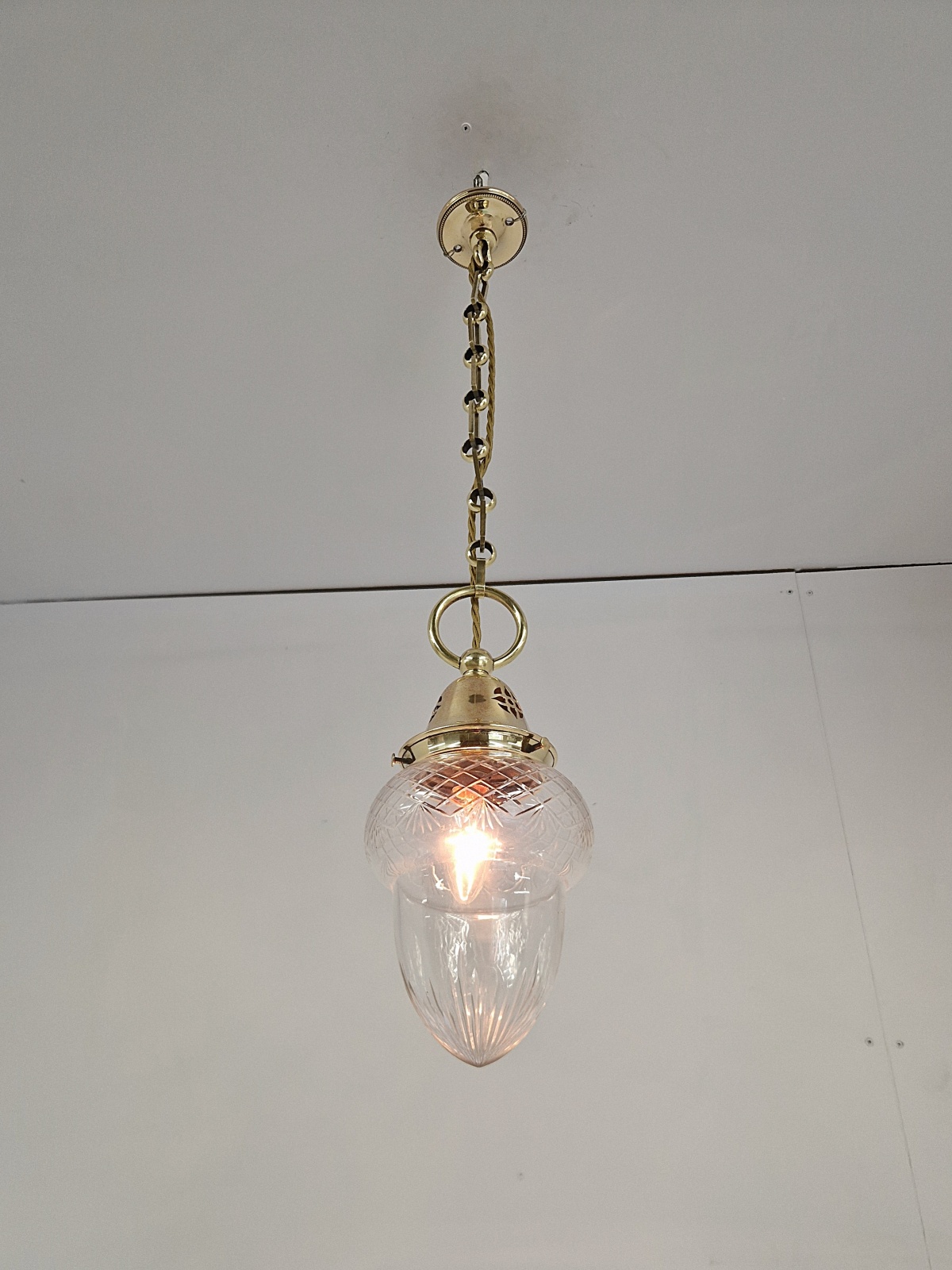 Unsigned | Cut-glass "Pineapple" Pendant Lampshade | England c.1905 | SOLD - Image 4