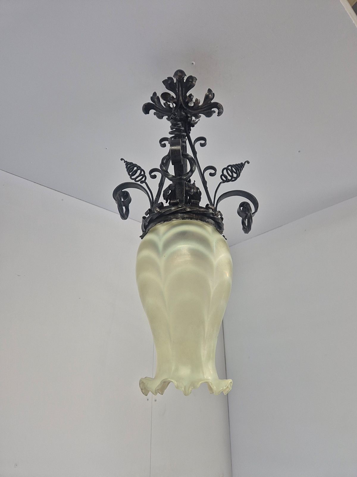 Style of James Hinks & Son, Birmingham | Wrought-Iron & Vaseline-glass Lantern | England c.1900 - Image 9